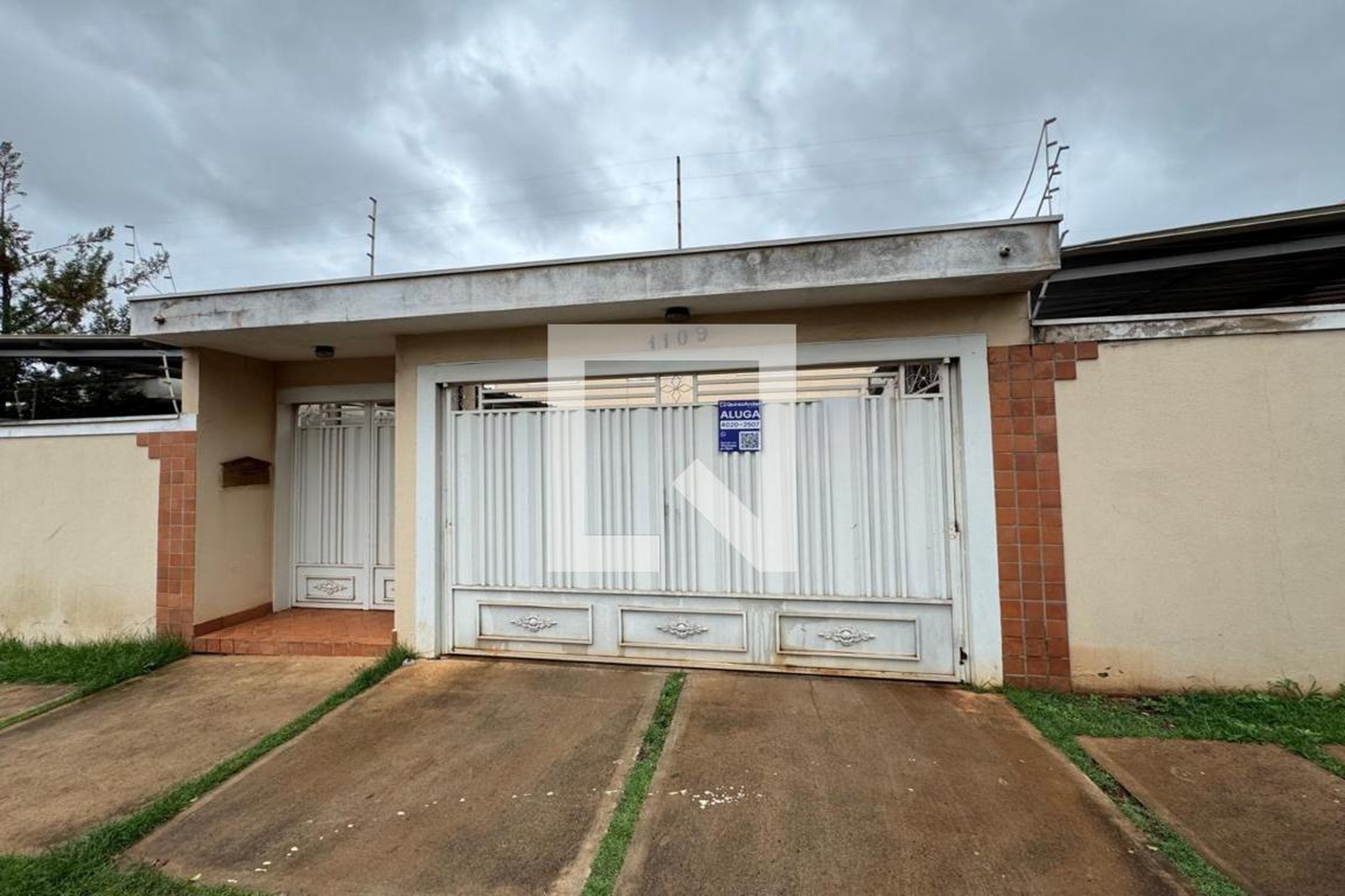 Fachada Condomínio em Avenida Paranapanema, 1109