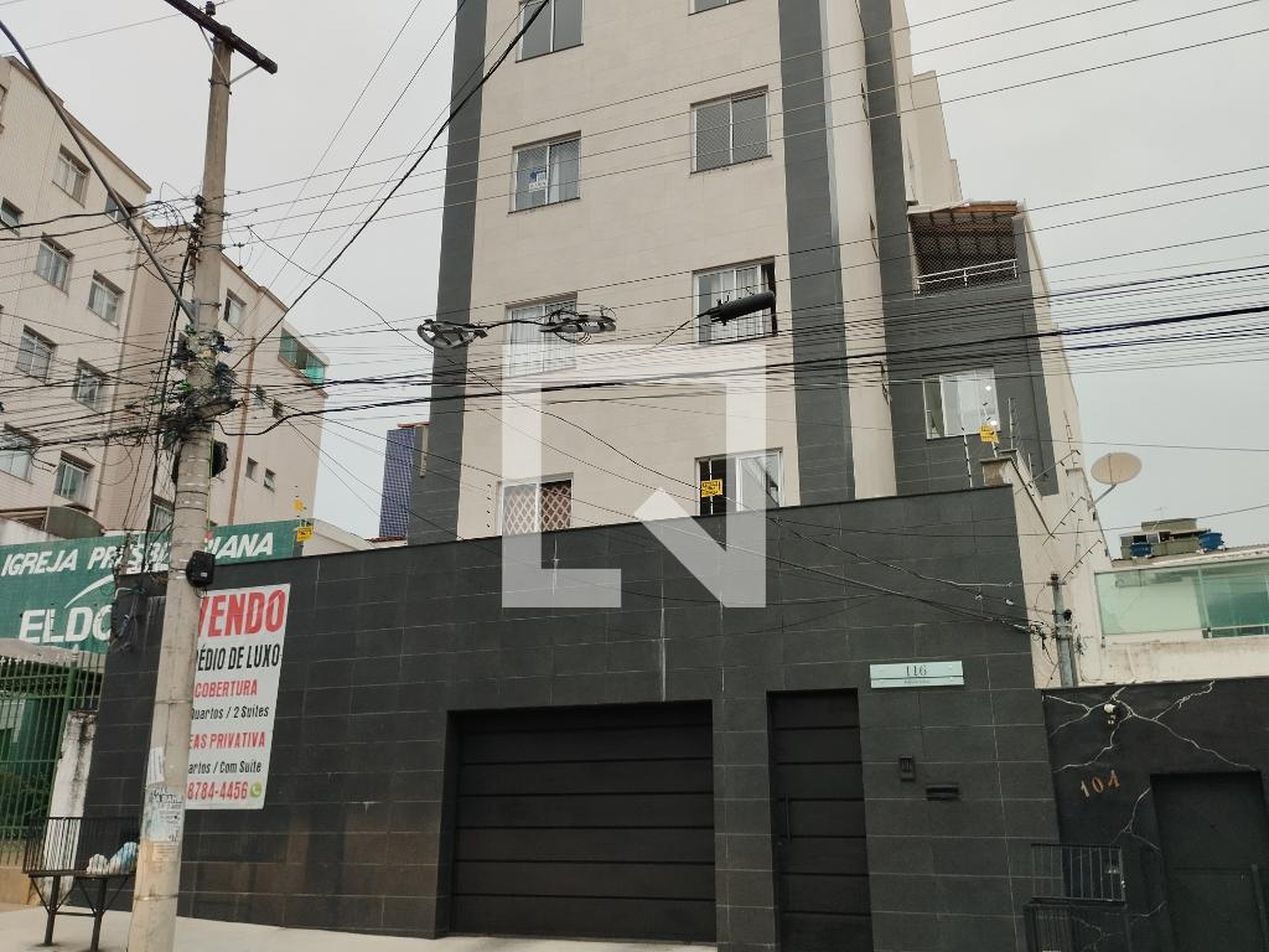 Fachada Condomínio em Rua Ipuera, 116