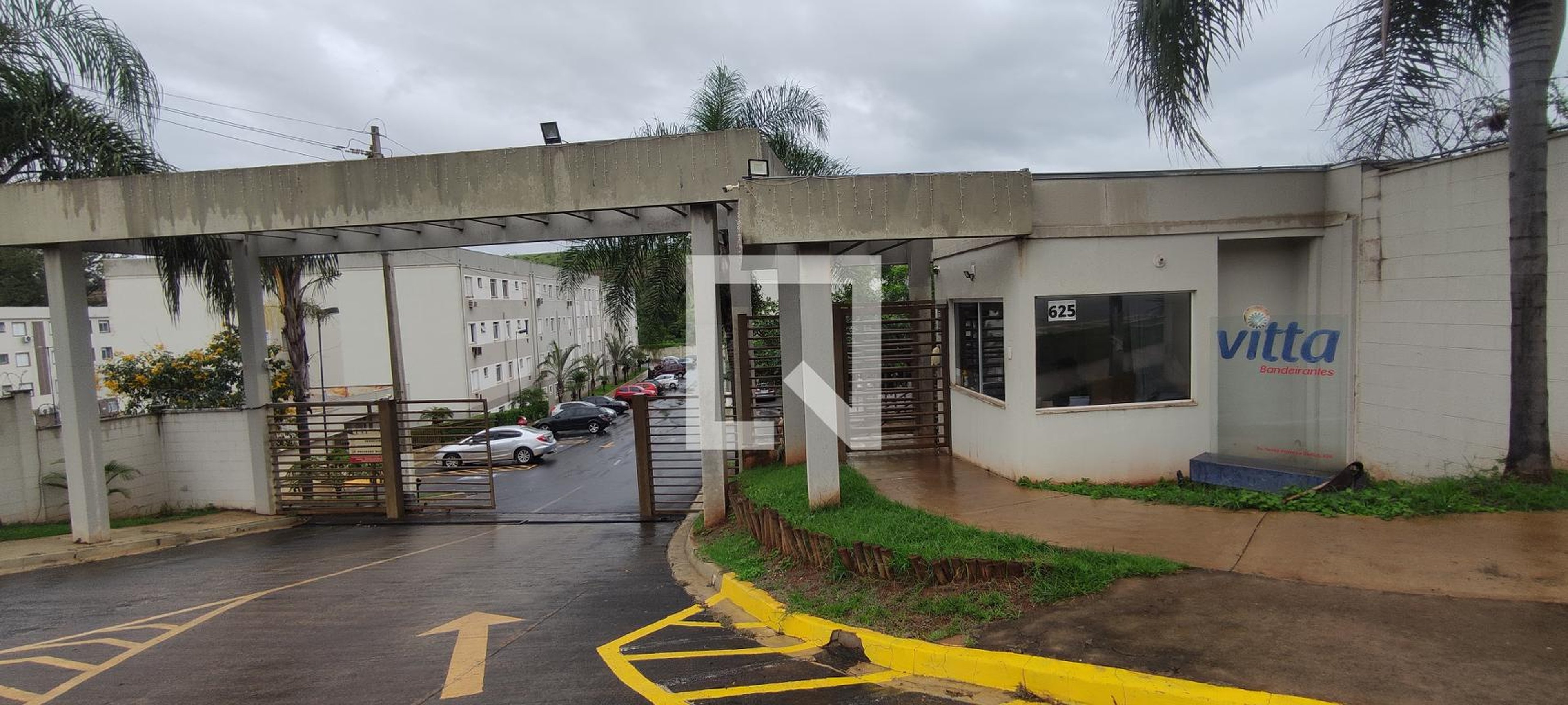 Fachada Condomínio em Avenida Tereza Palmeira Gallon, 624