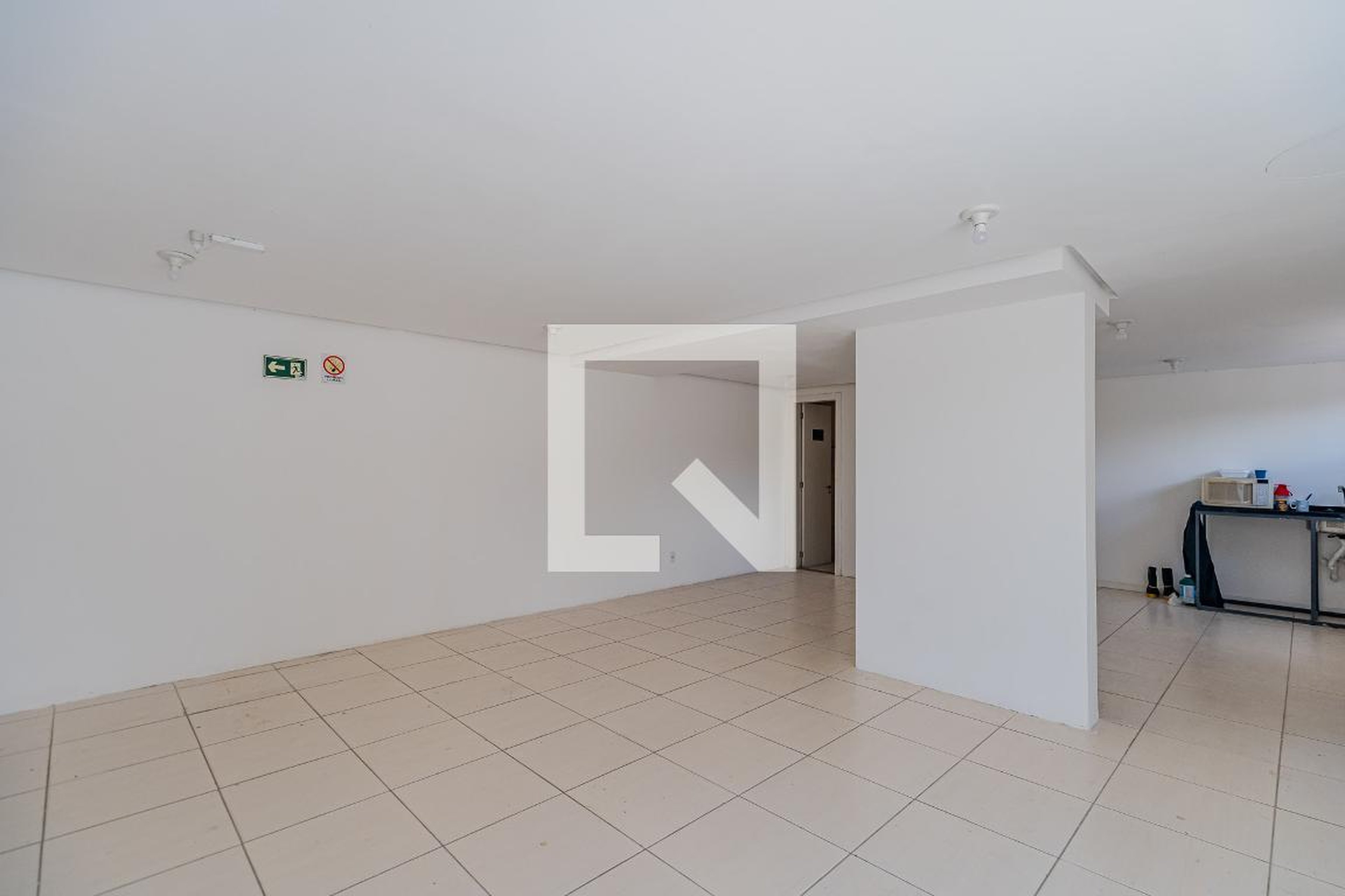 Condomínio Condomínio em Avenida da Cavalhada, 707