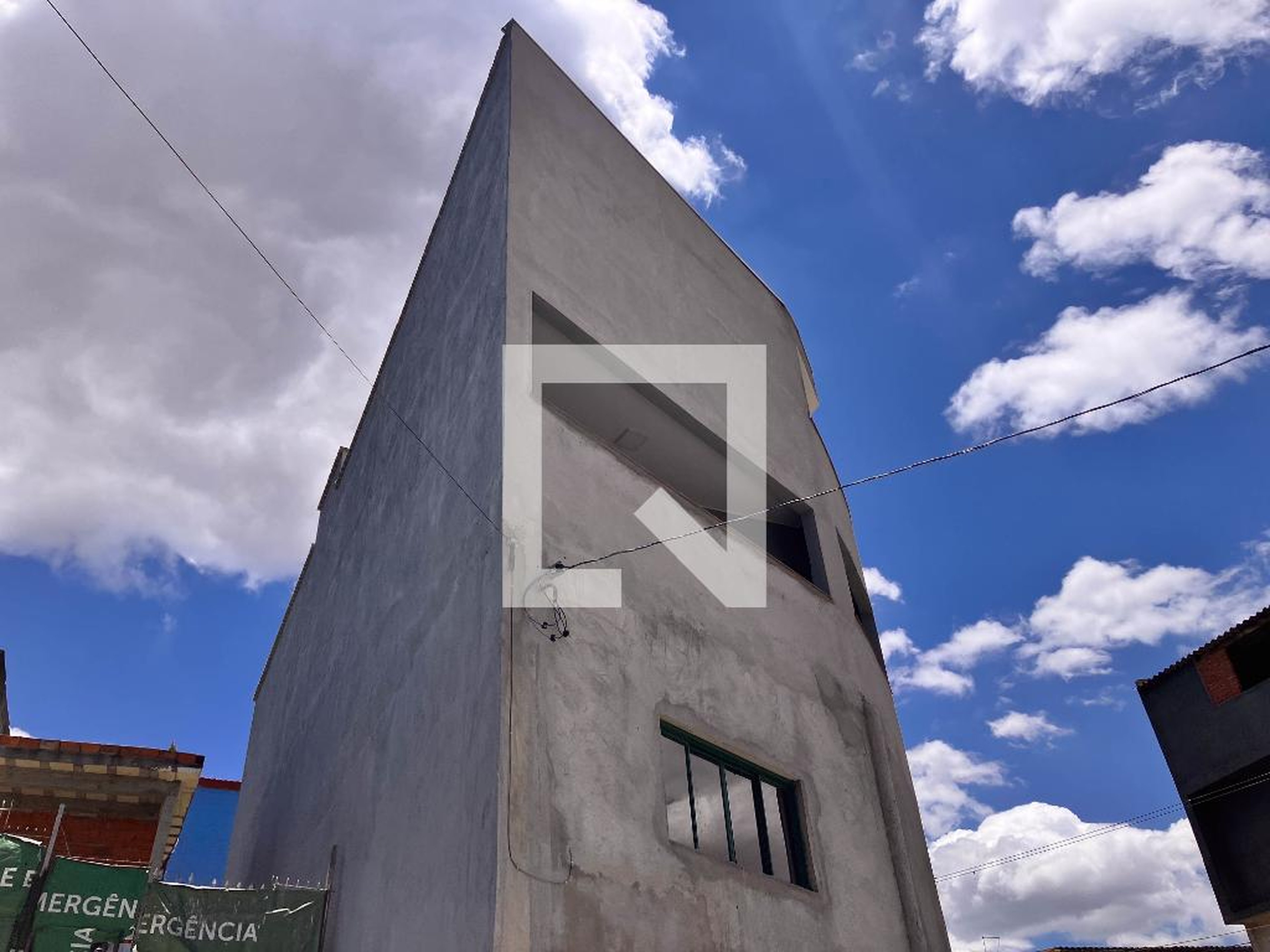 Fachada Condomínio em Rua Francisco de Paiva, 16