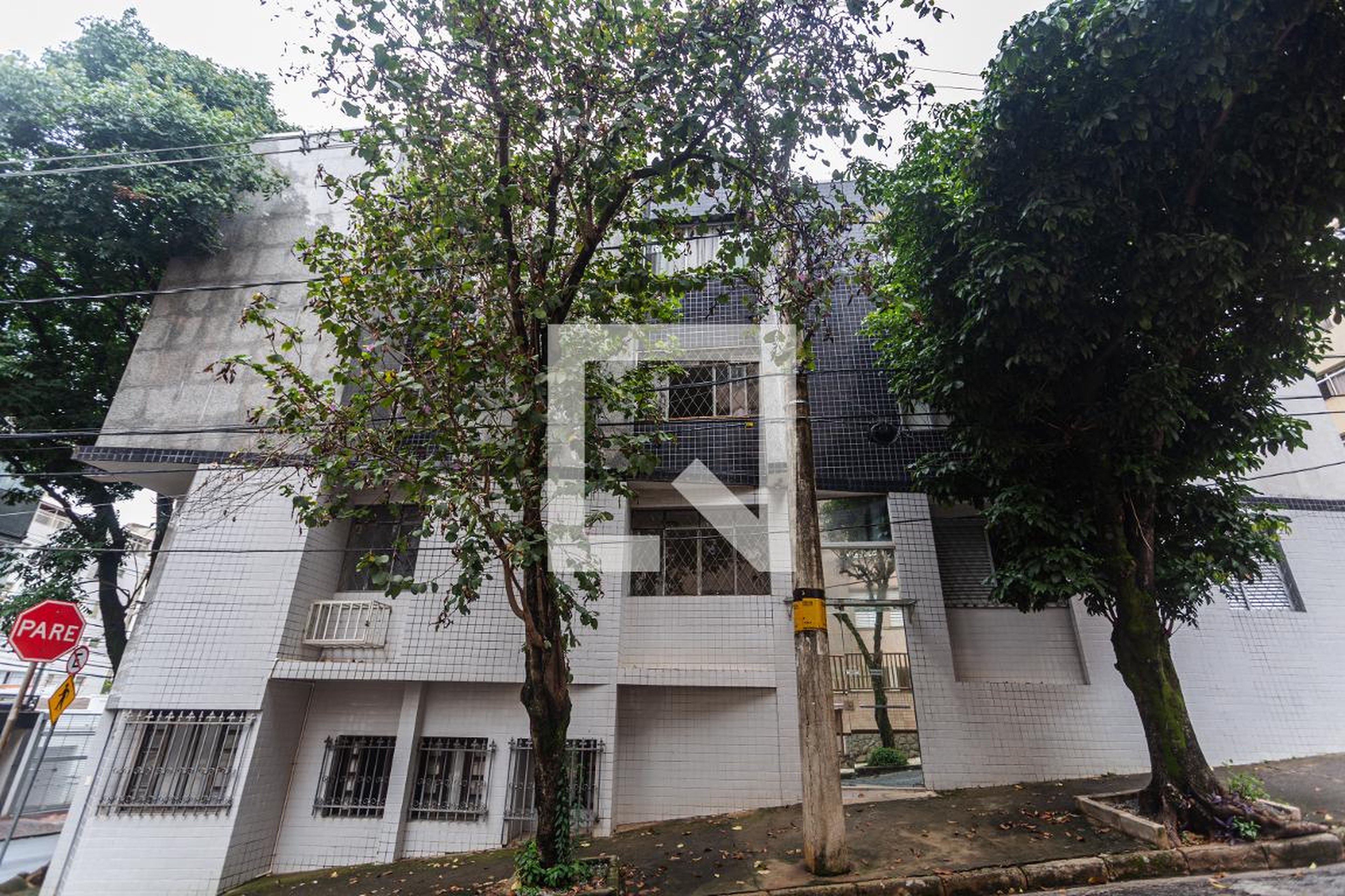 Fachada Condomínio em Rua Turibaté, 15