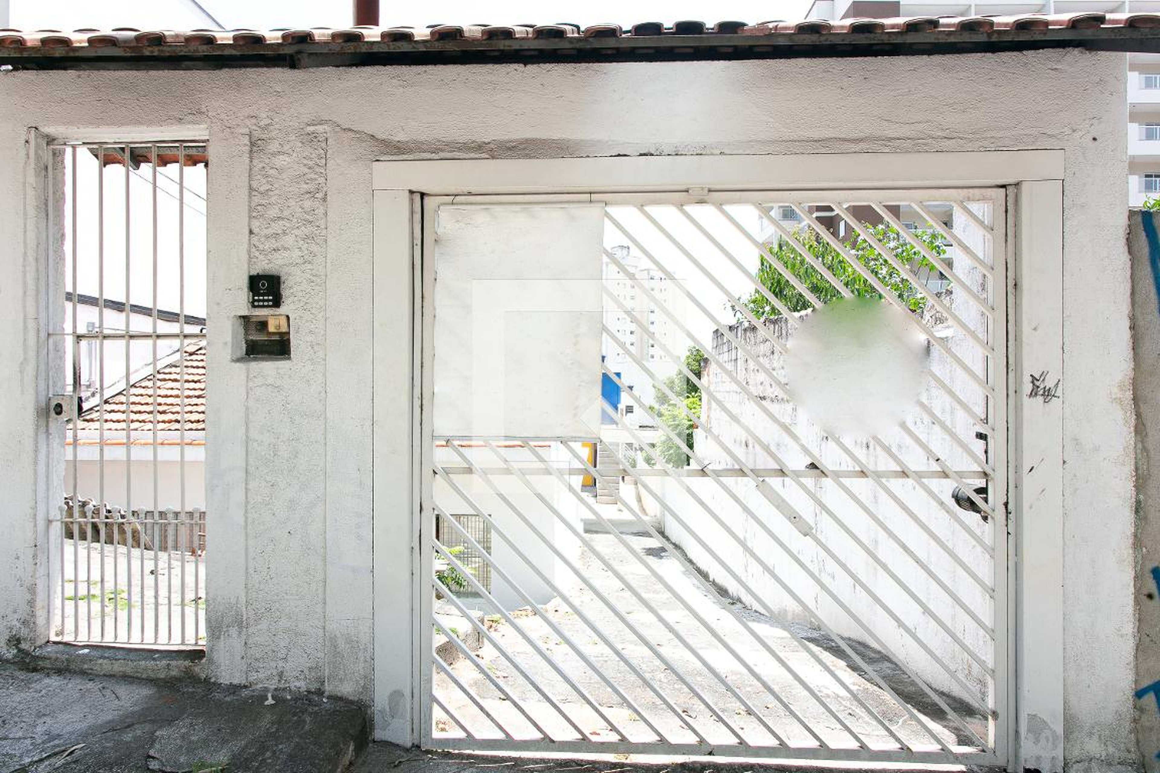 Fachada Condomínio em Rua Lutécia, 1825