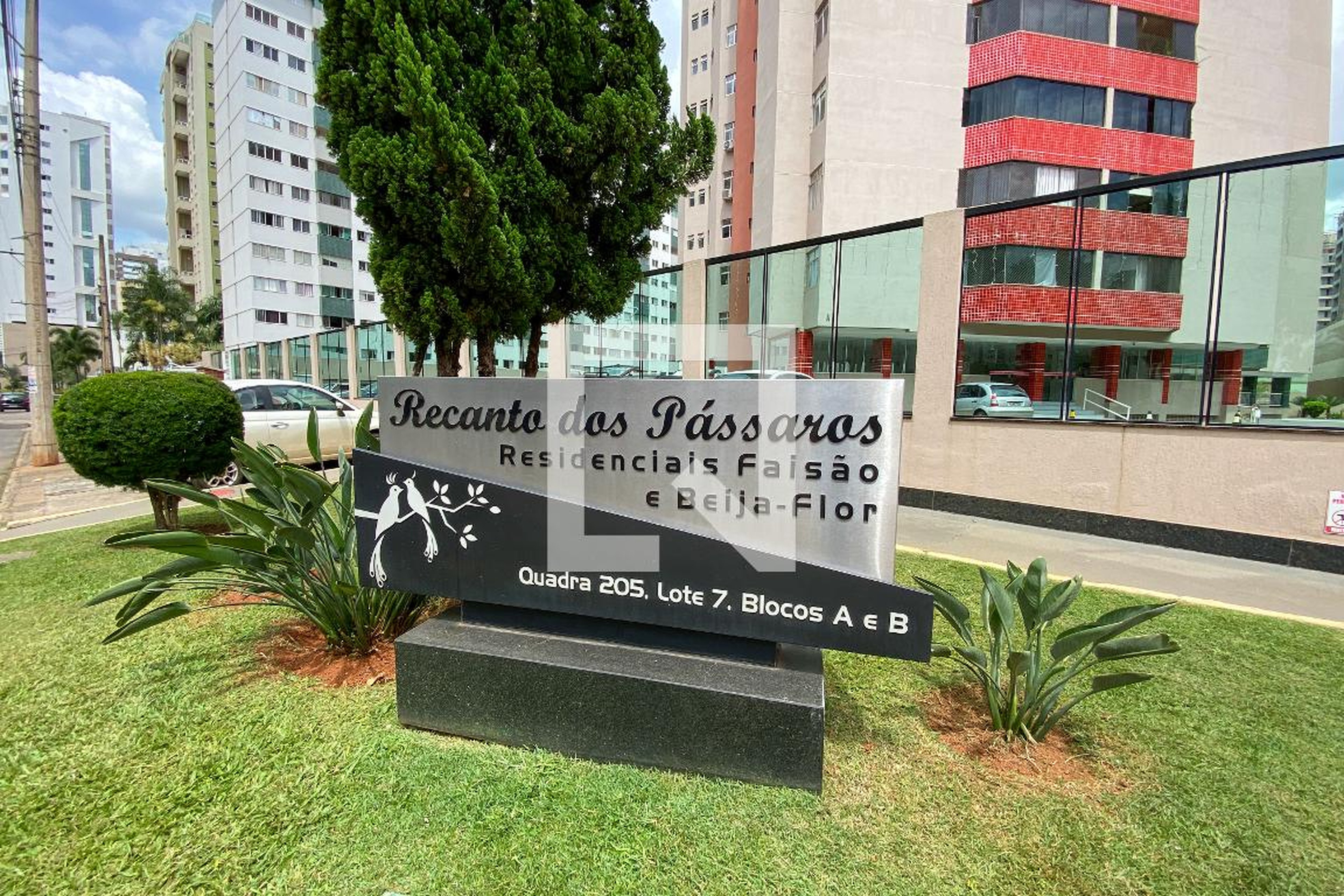 Fachada Condomínio em Quadra B, 205