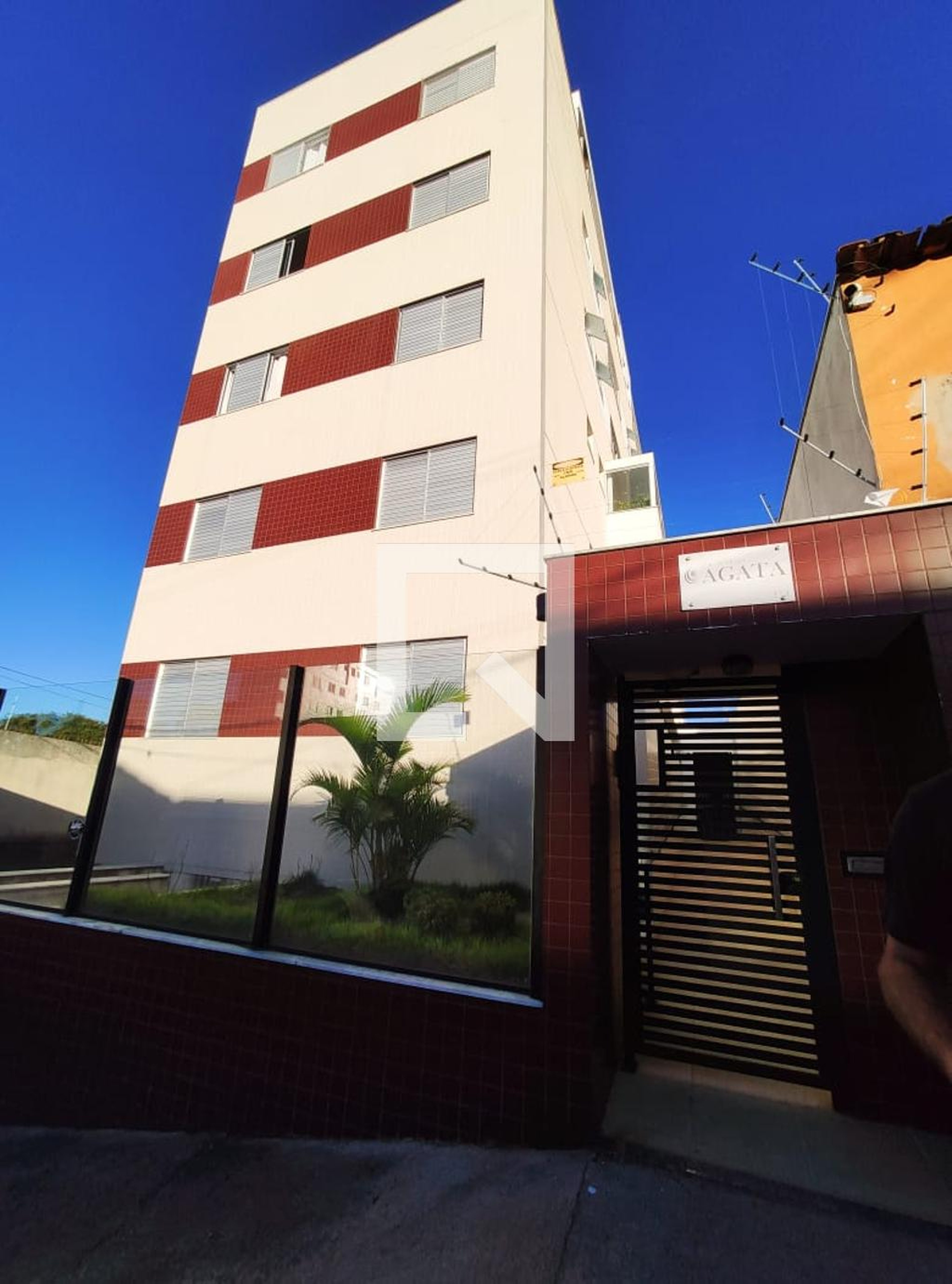 Fachada Condomínio em Rua Cornélio Procópio, 134