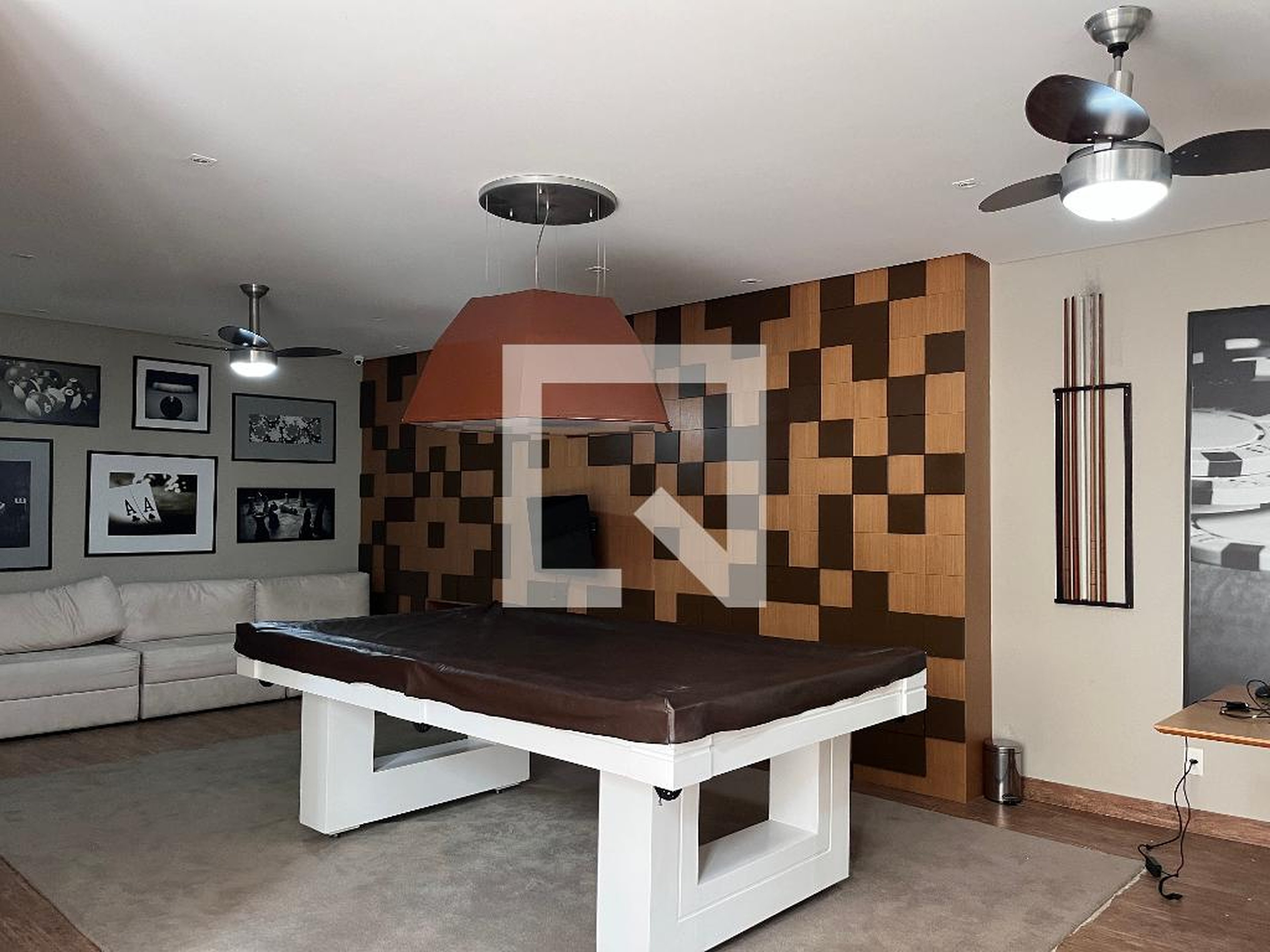 Salão de jogos - Biografia