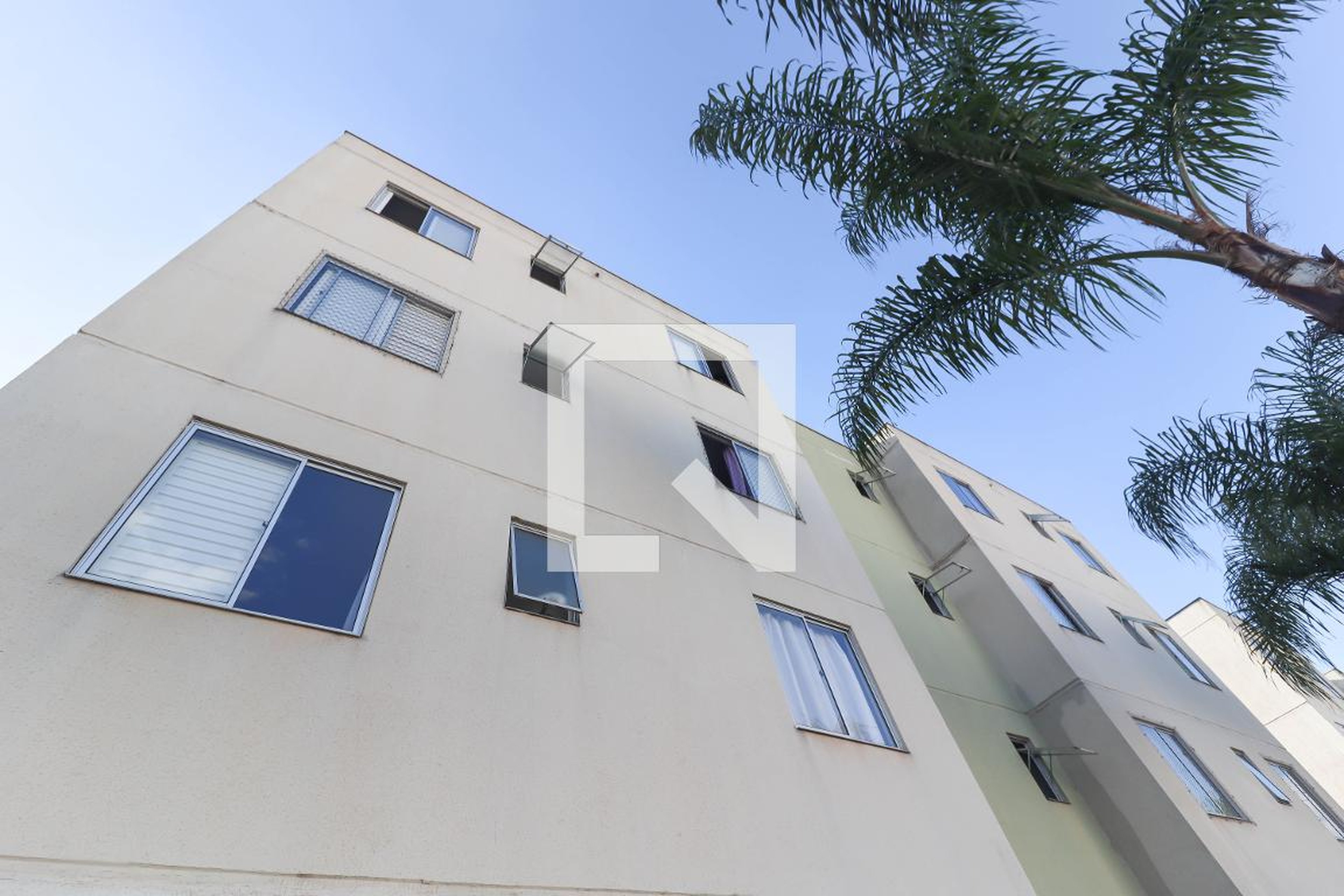 Fachada Condomínio em Avenida Henrique Brunini, 122