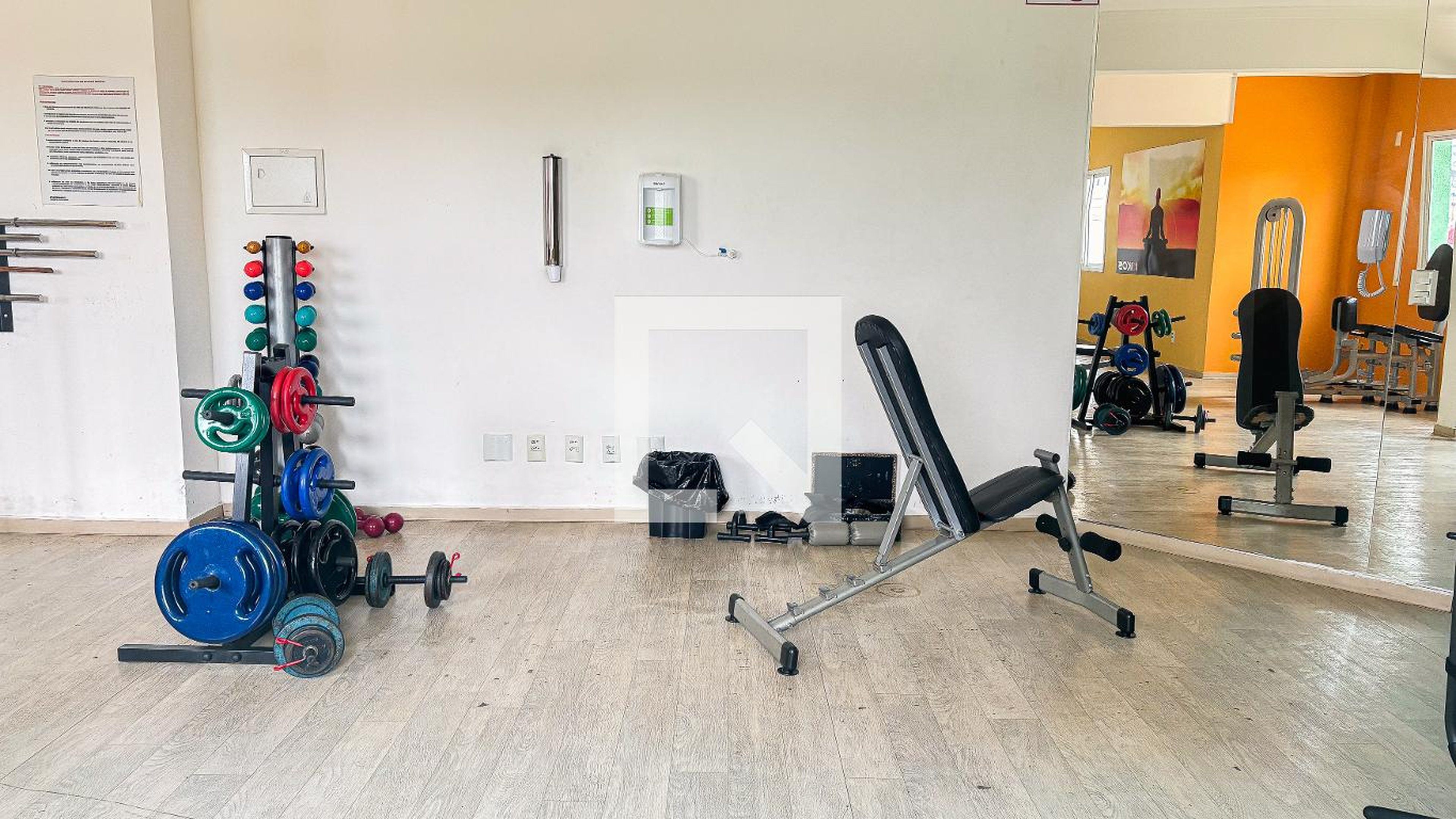 Academia - Esmeralda