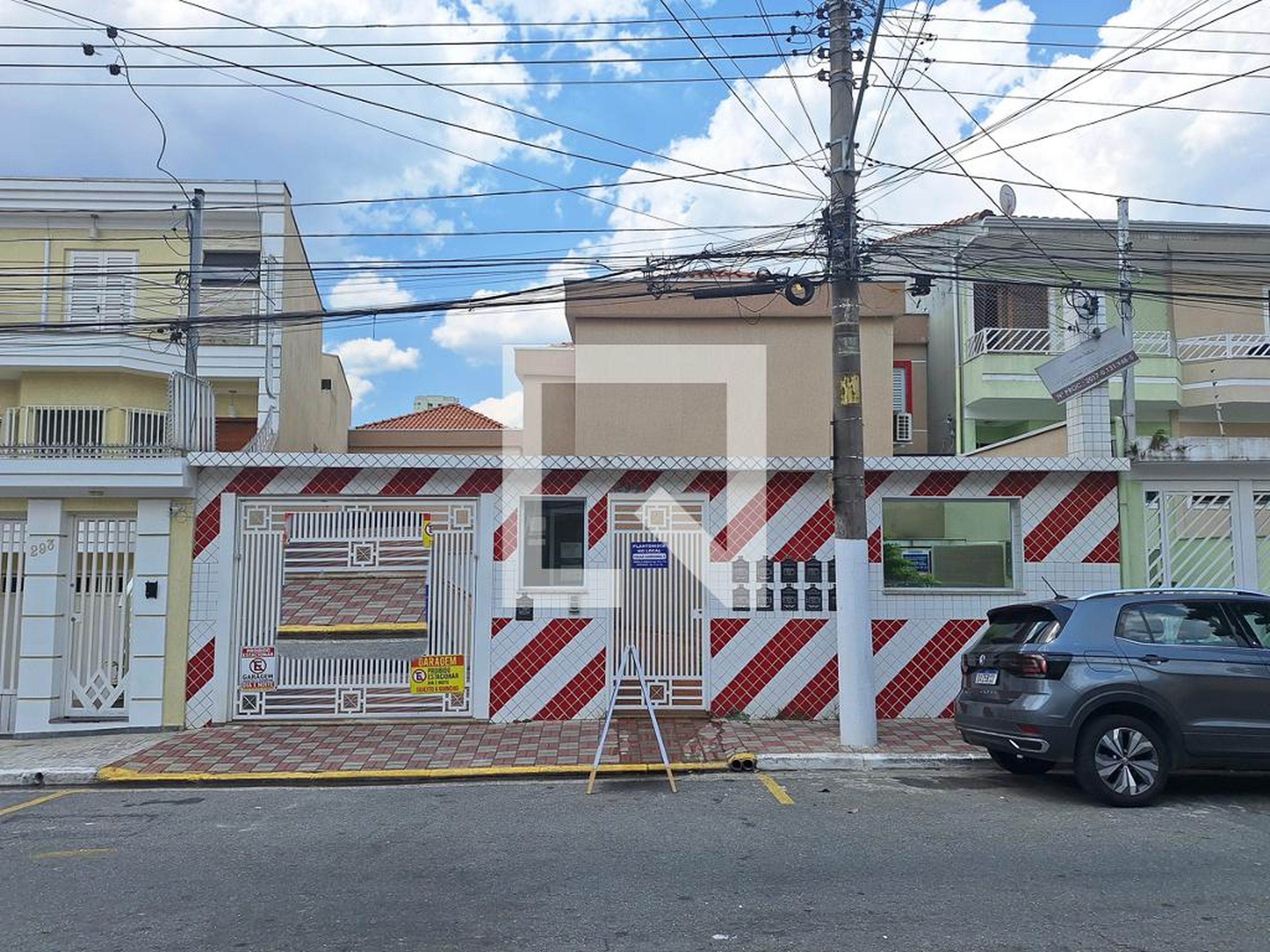 Fachada Condomínio em Rua Santa Leocádia, 299