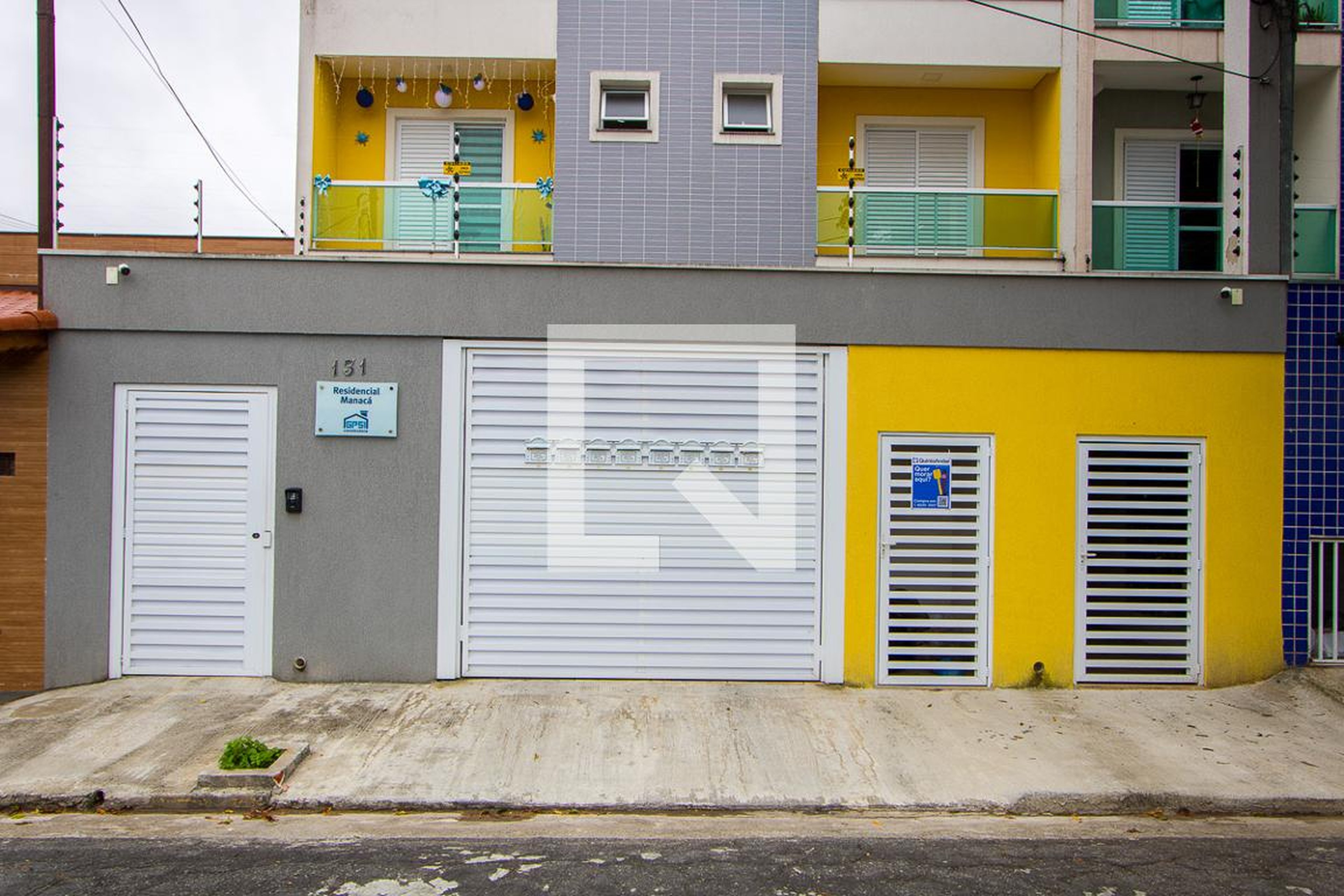 Fachada Condomínio em Rua Vicente Linguanoto, 131
