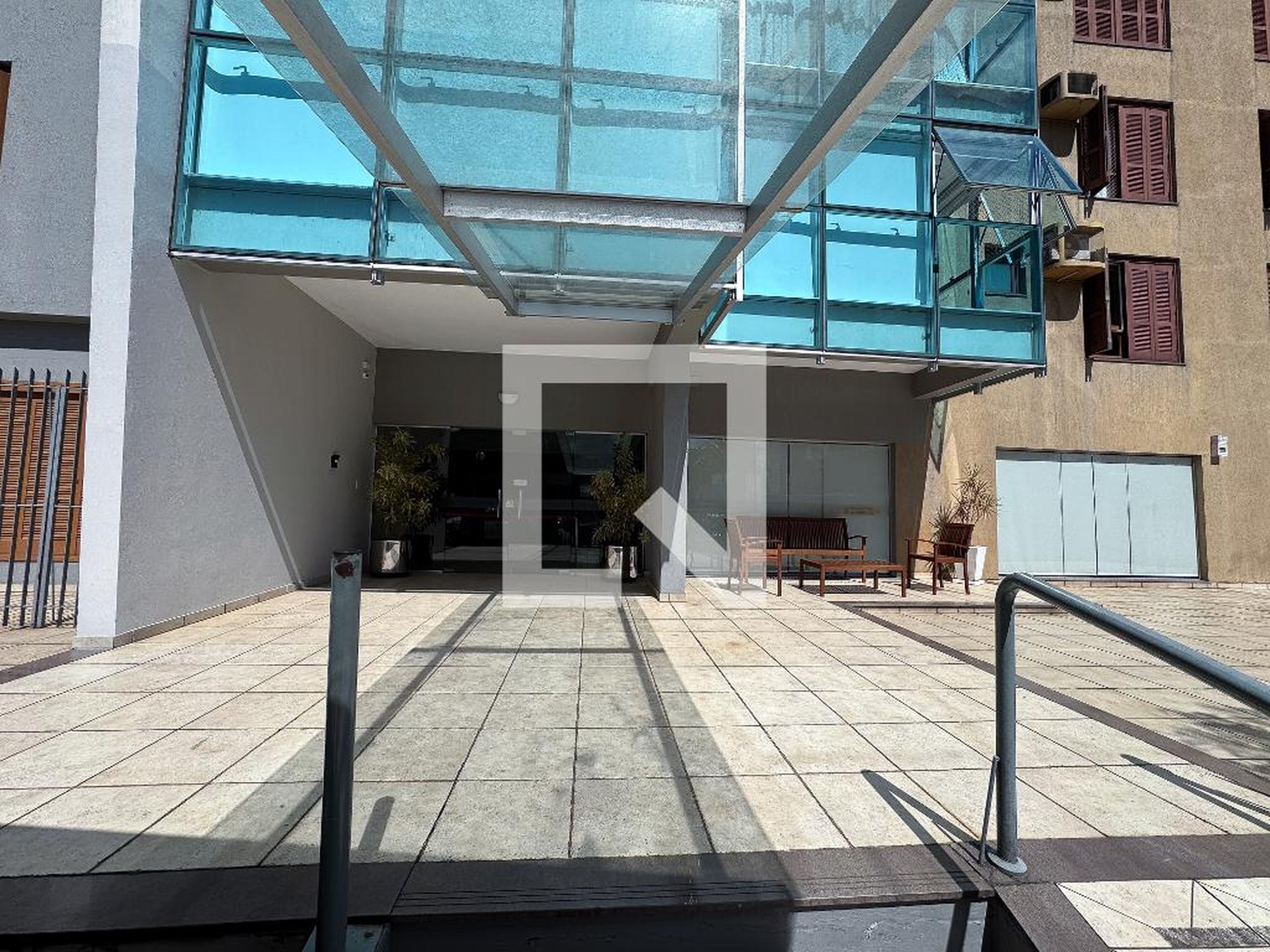 Área comum - Renoir