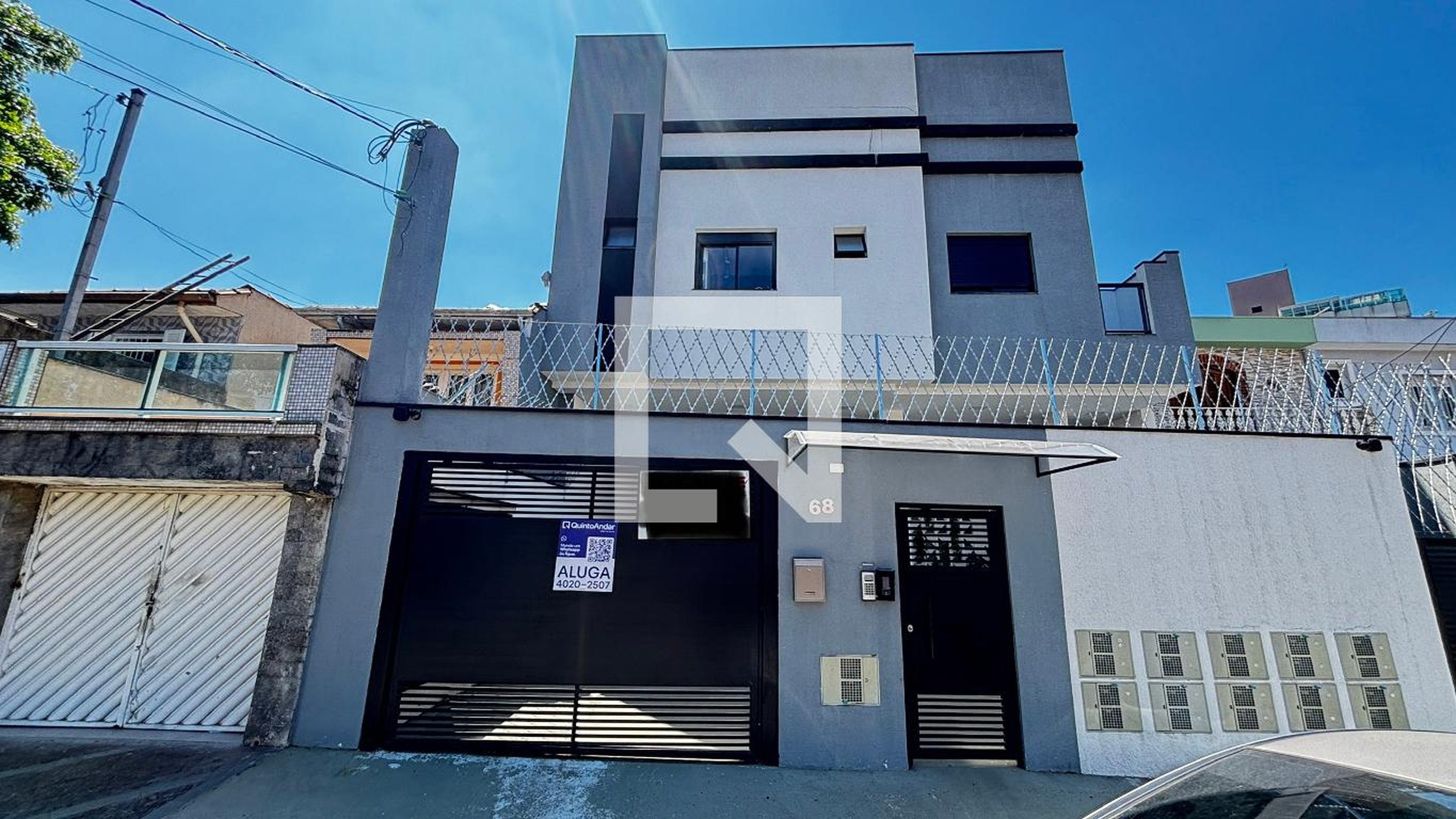 Fachada Condomínio em Rua Nuporanga, 68