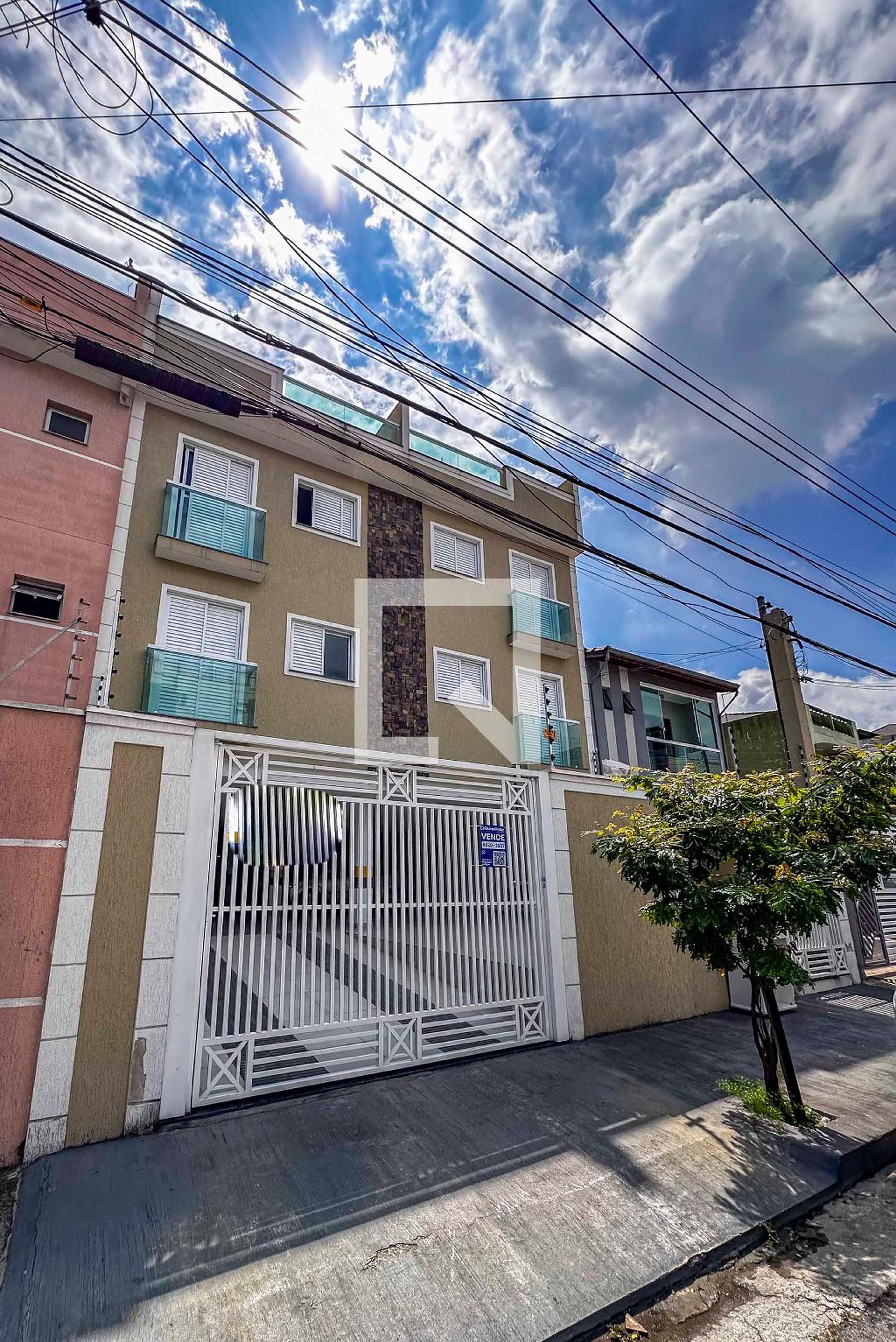 Fachada Condomínio em Rua Atabasca, 983