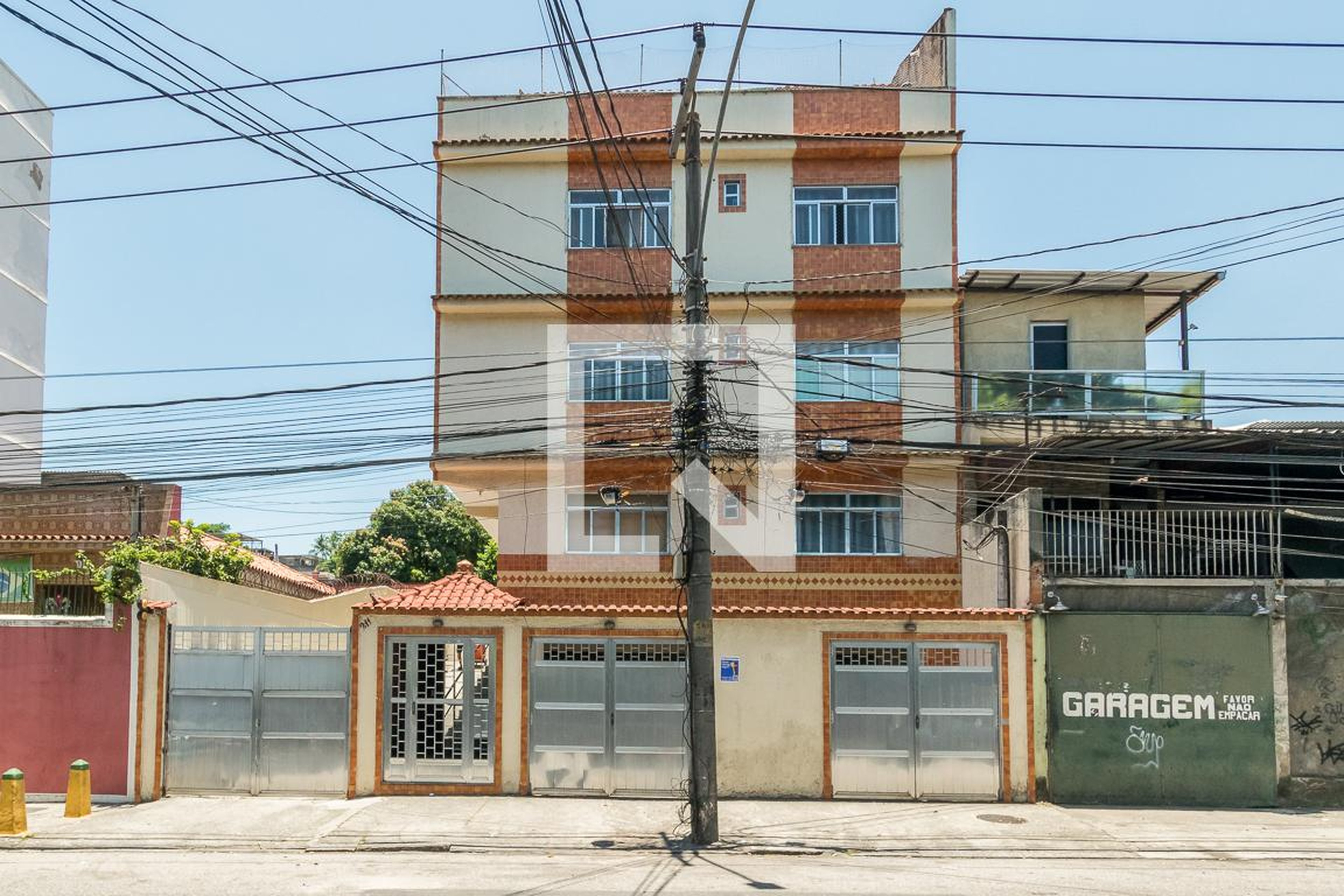 Fachada do Prédio Condomínio em Rua Euclídes Faria, 211