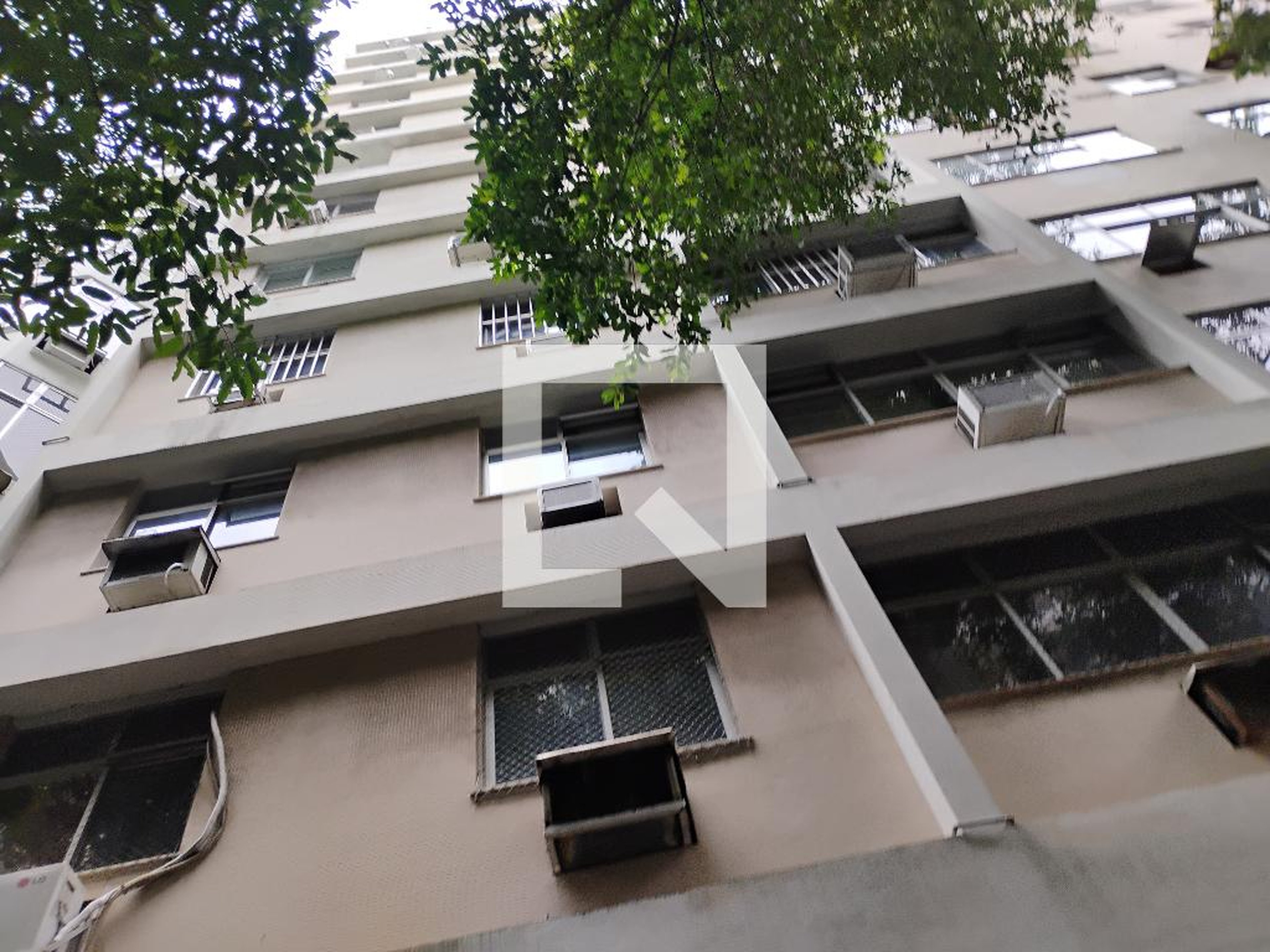 Fachada Condomínio em Rua Santa Clara, 242