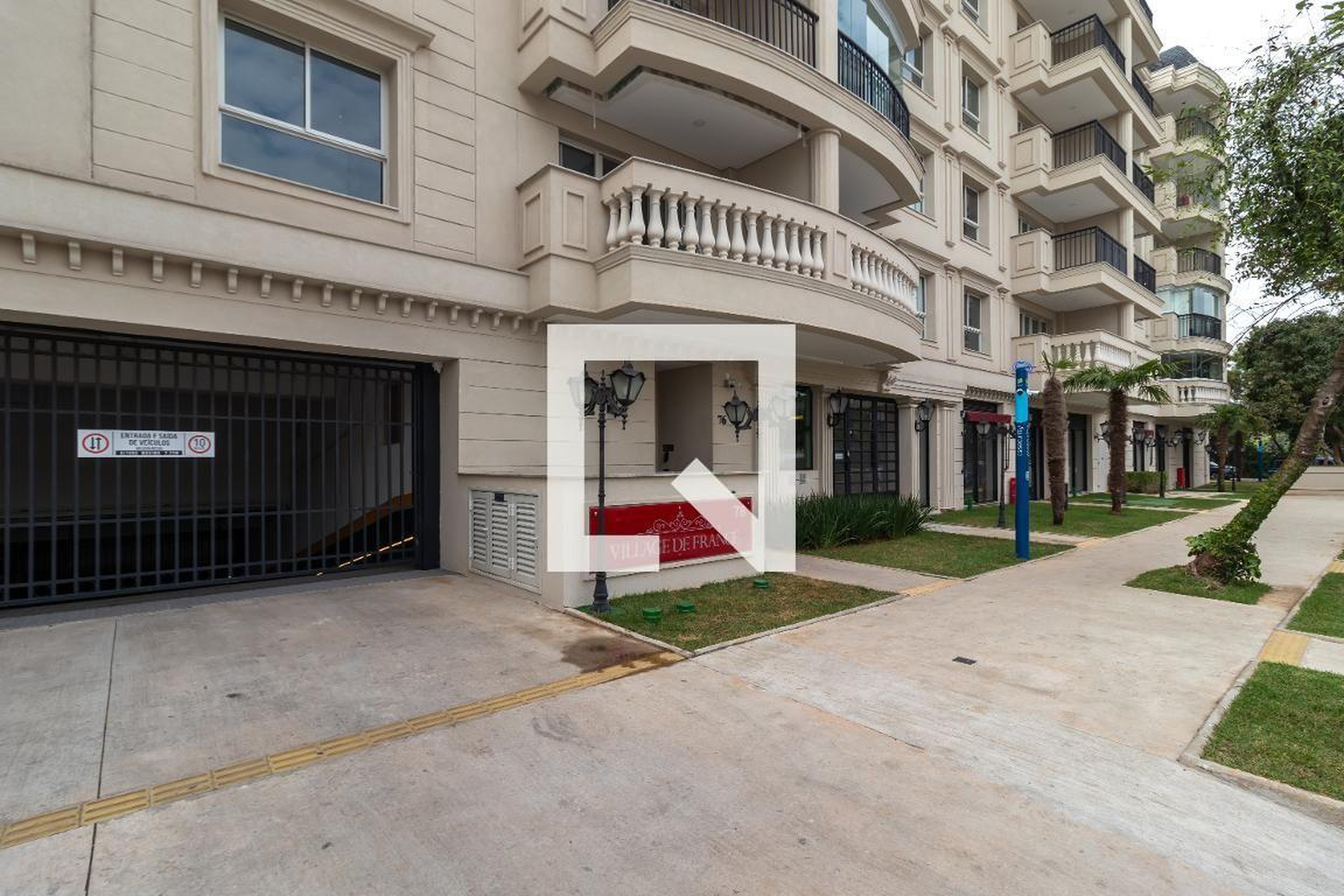 Fachada do Prédio Condomínio em Rua Soror Angélica, 76