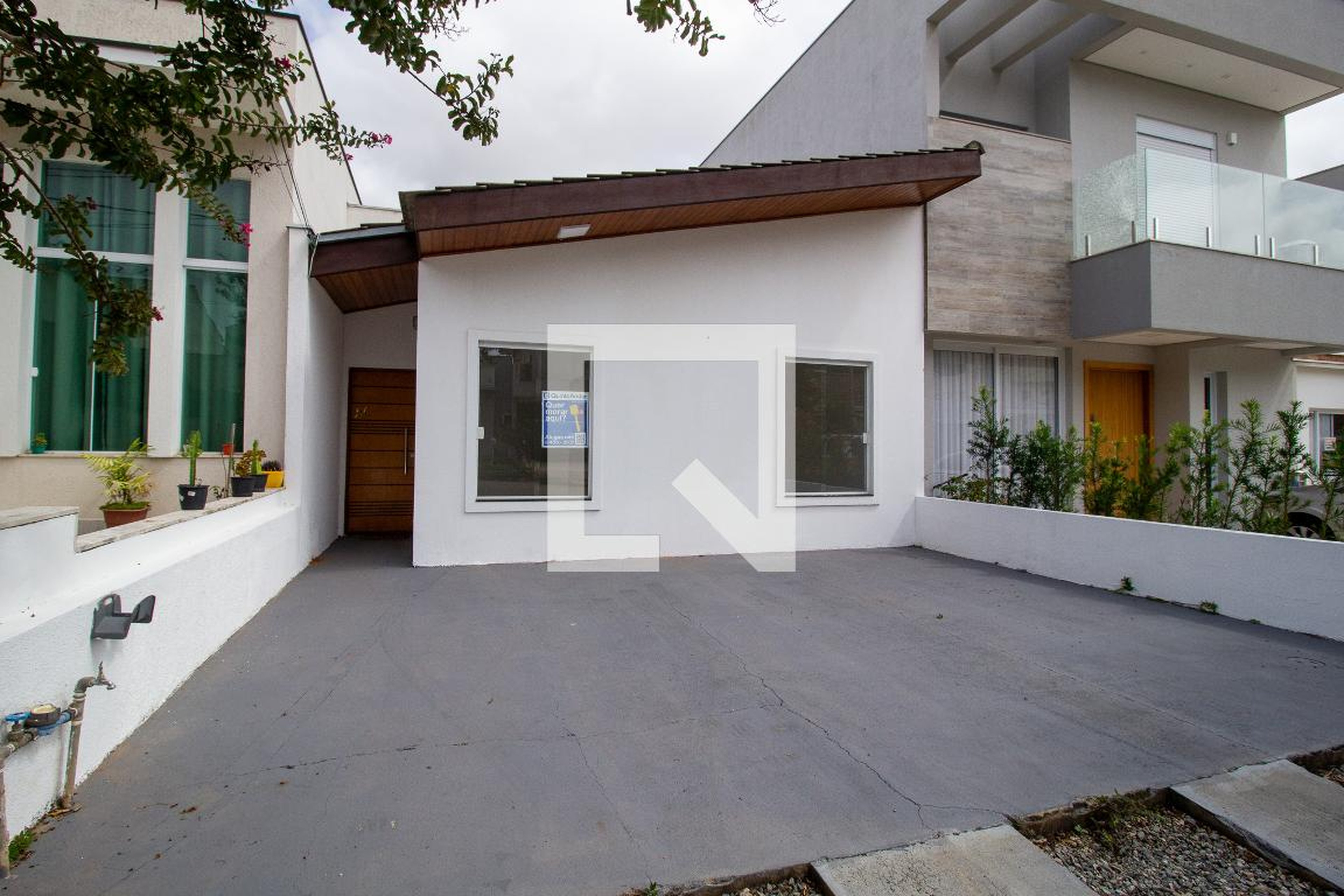 Fachada Condomínio em Rua Alice Manrique Gabriel, 21