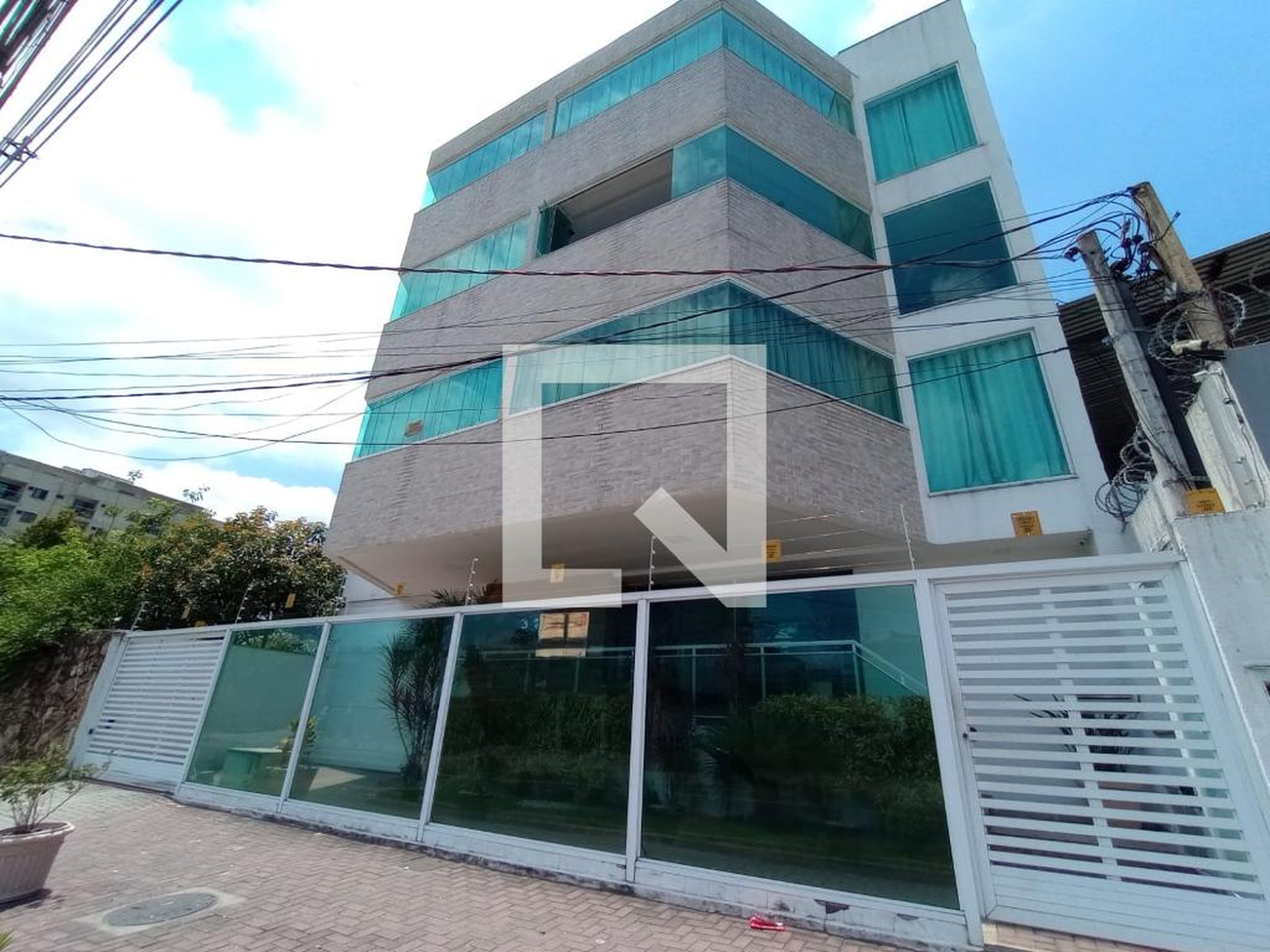 Fachada Condomínio em Avenida dos Mananciais, 345