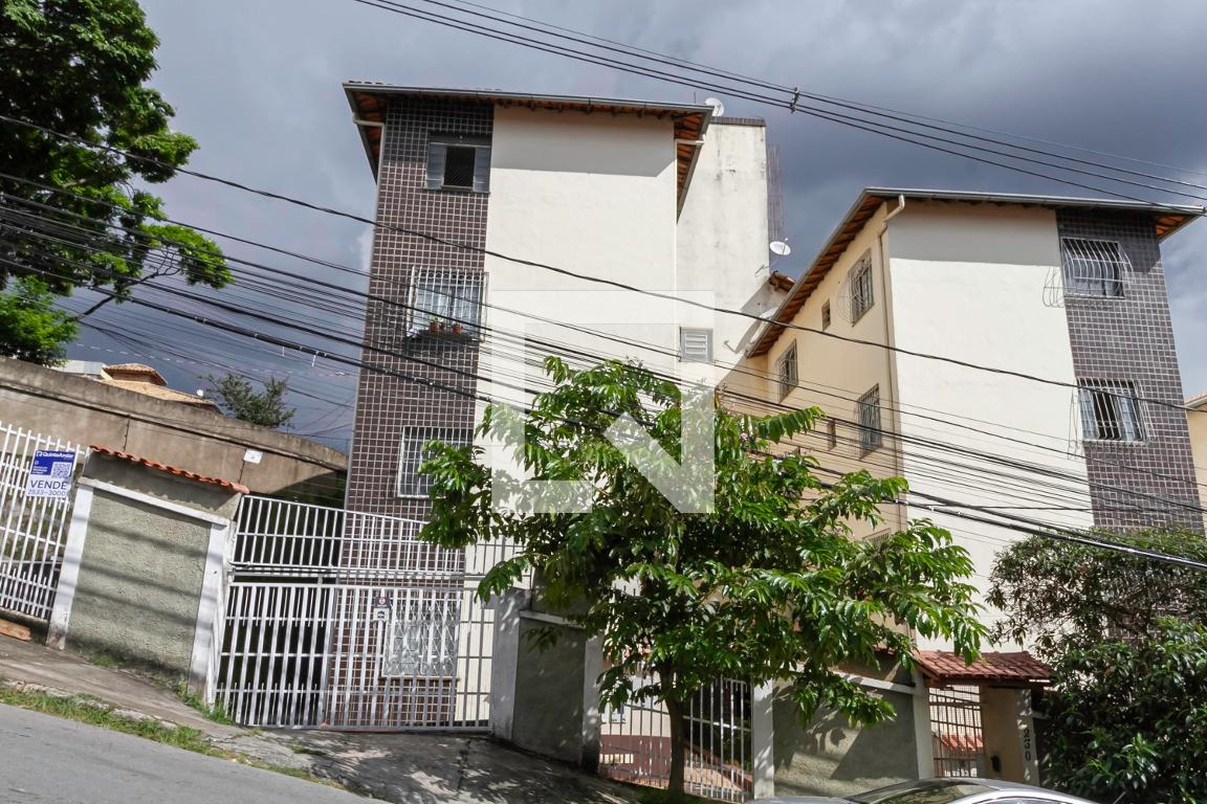 Fachada Condomínio em Rua Zínia, 230