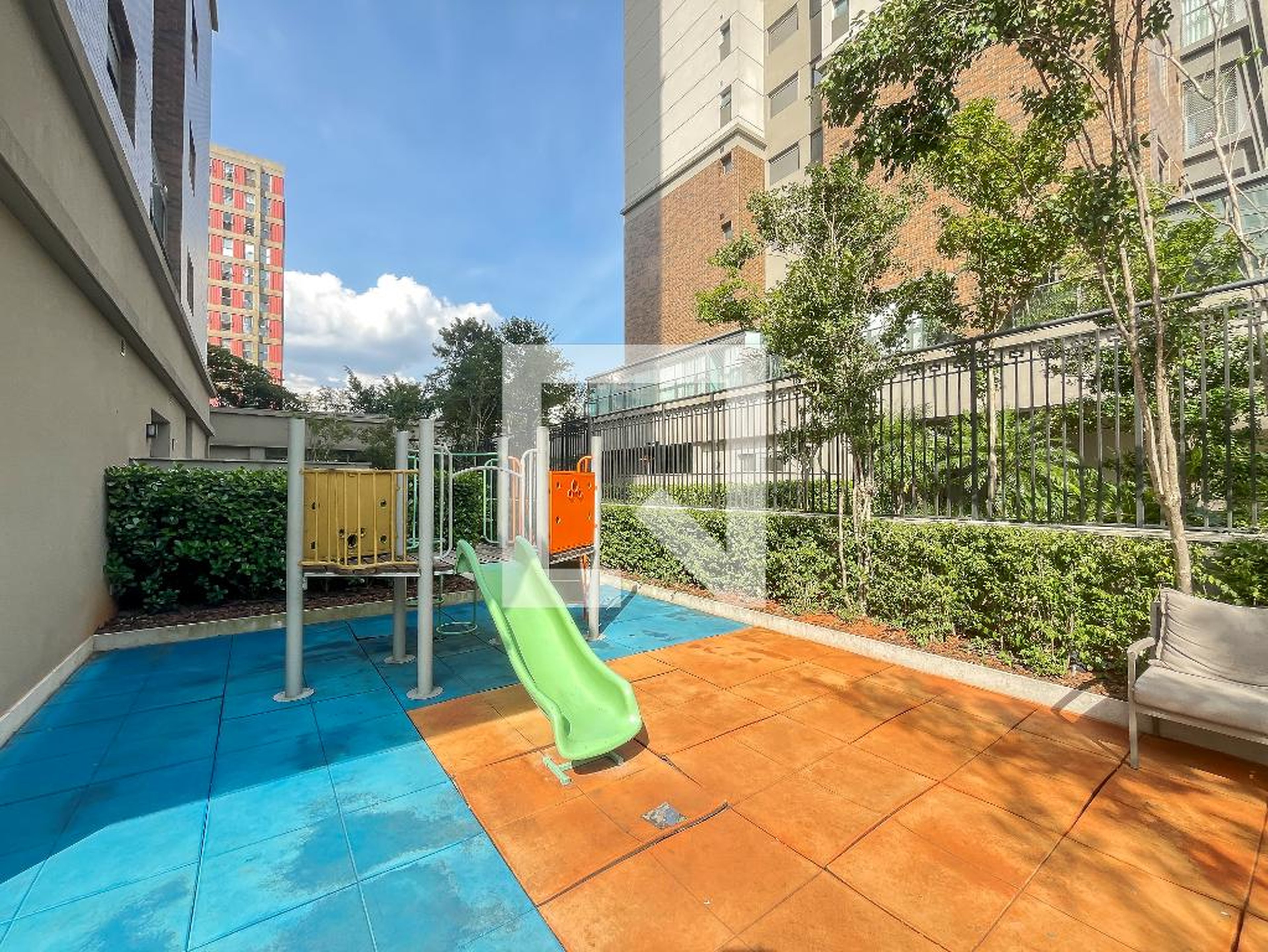 Playground - Quadra Greenwich Westside