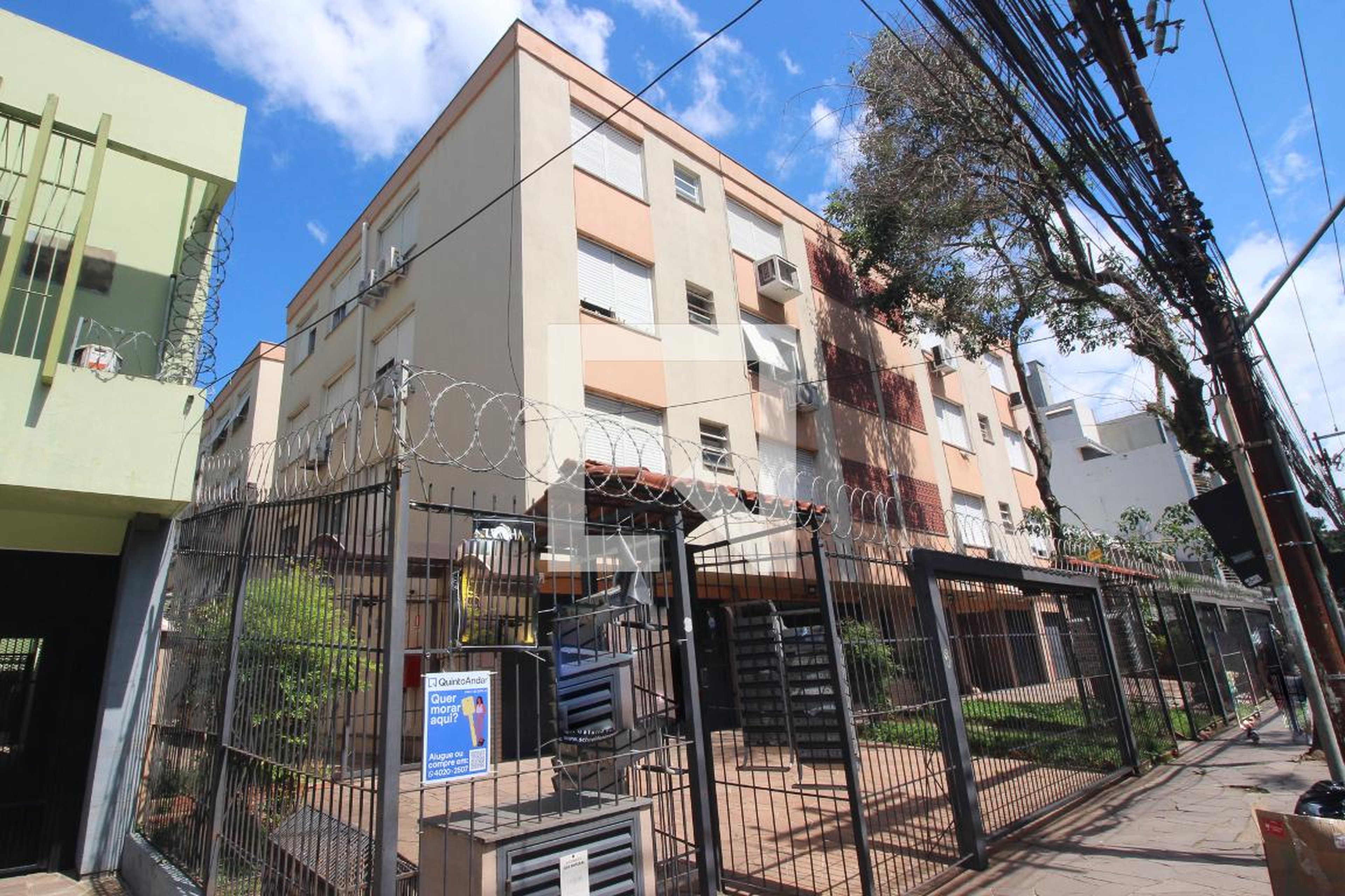 Fachada do Prédio Condomínio em Avenida Padre Cacique, 60