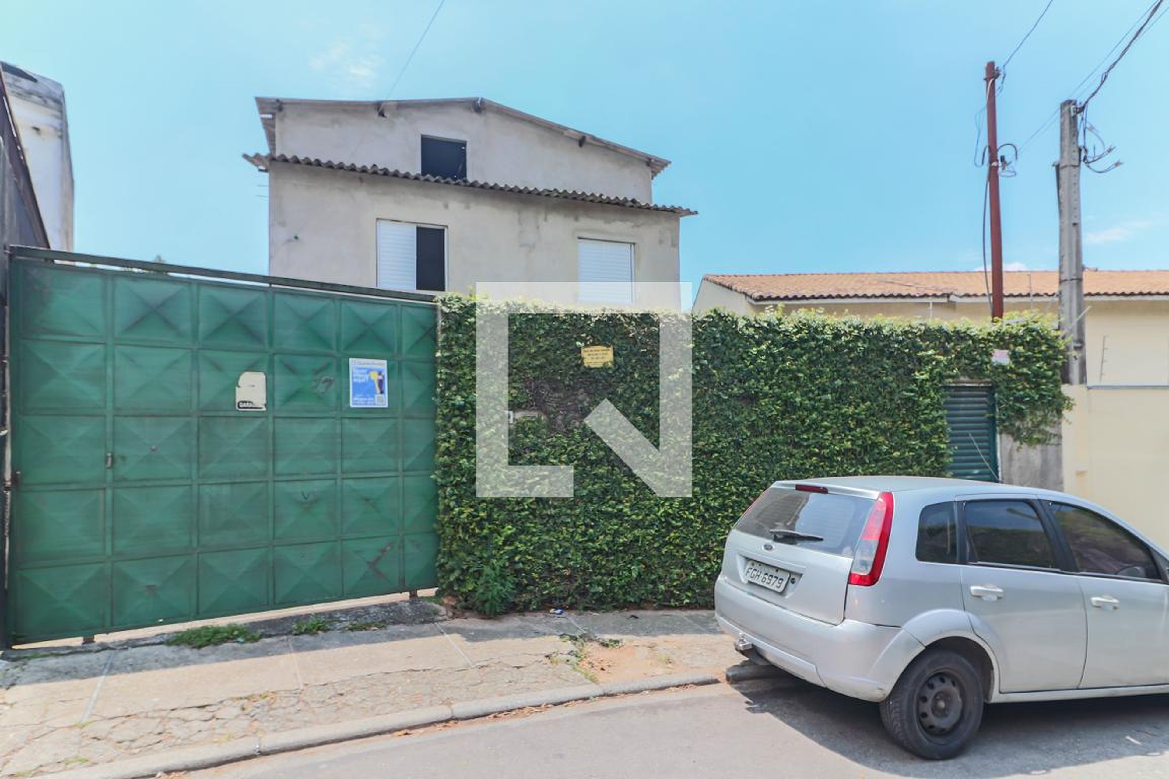 Fachada Condomínio em Rua Sarandira, 15