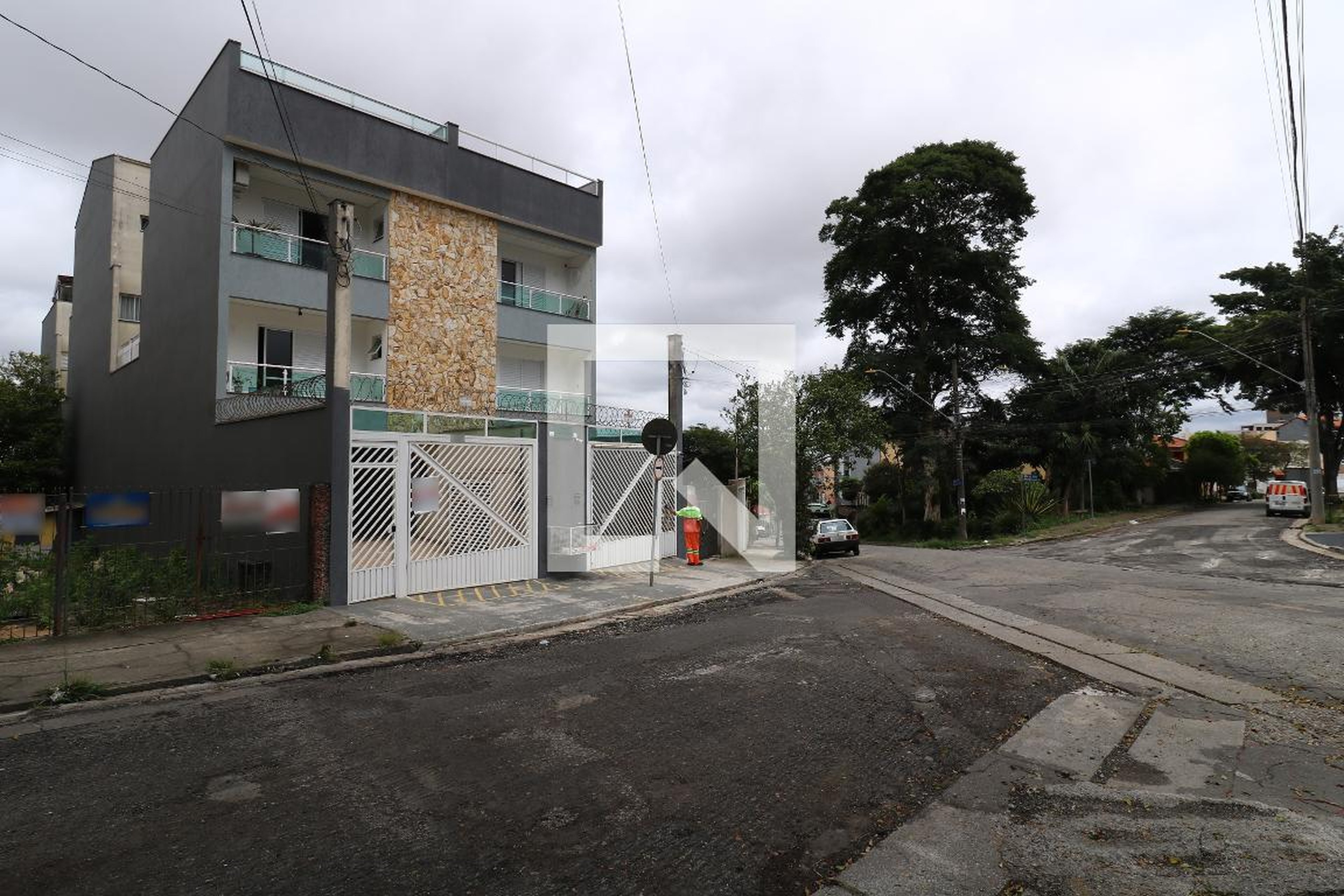 Fachada Condomínio em Rua dos Jequitibás, 935