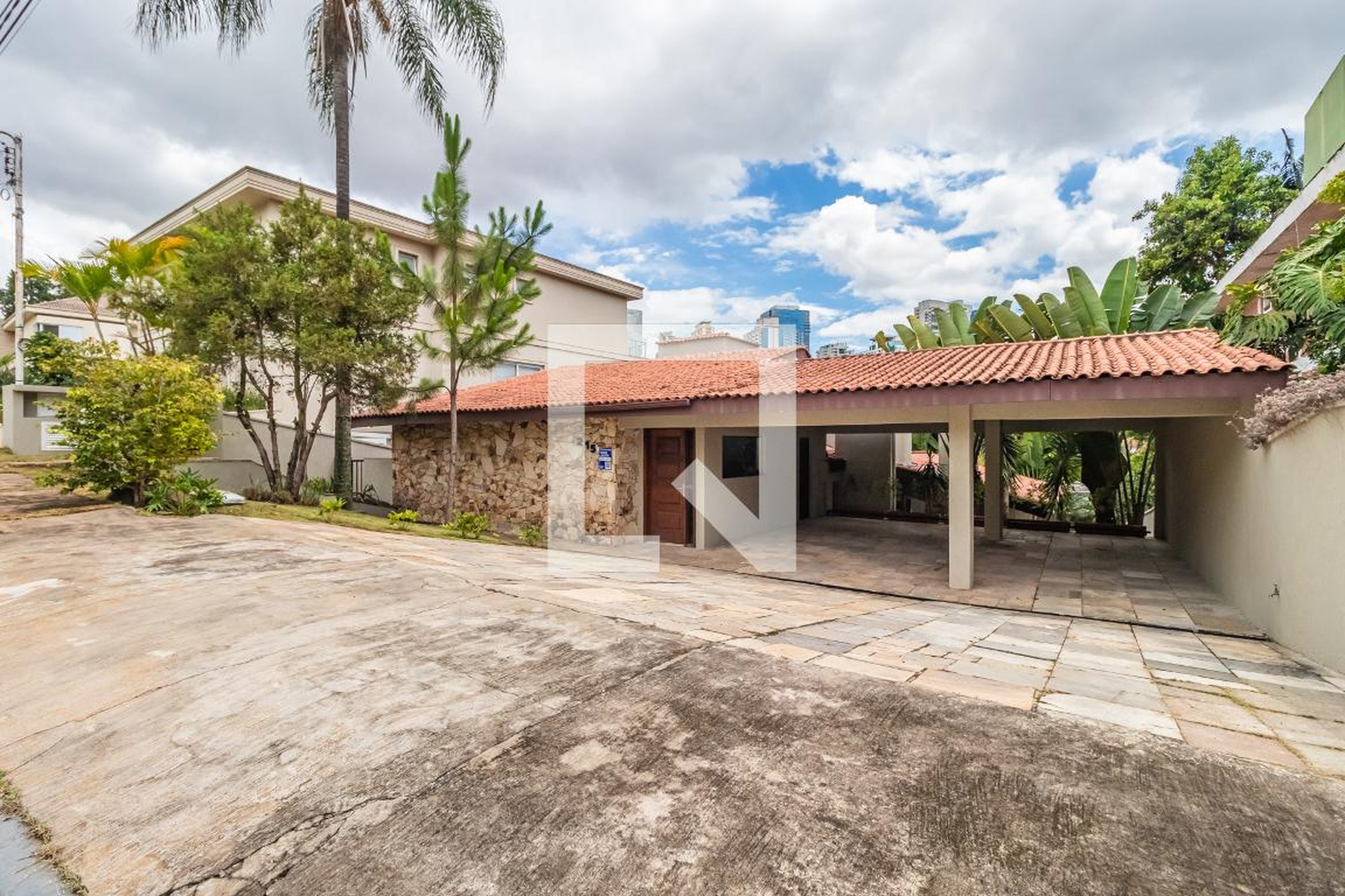 Fachada Condomínio em Alameda Dinamarca, 215