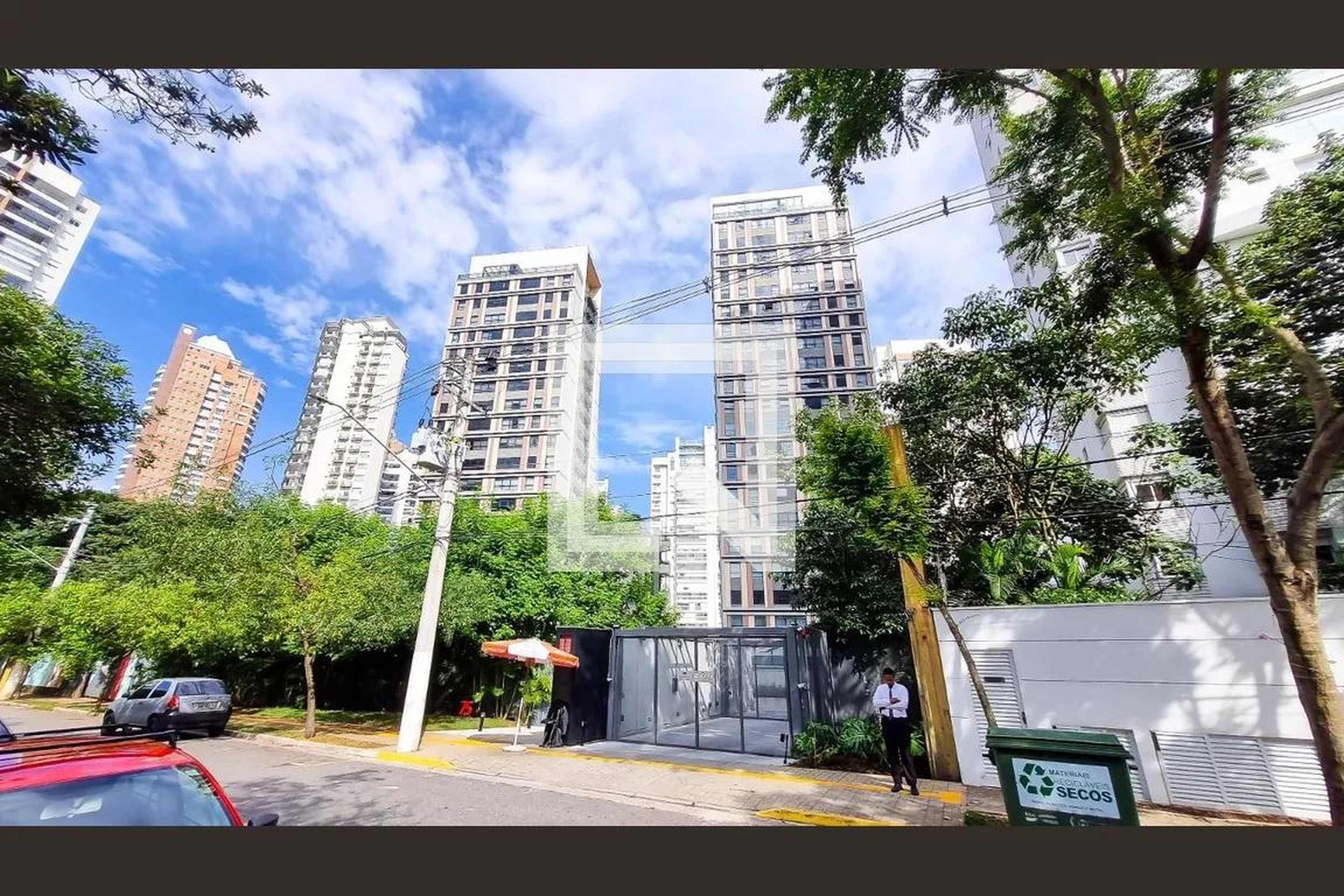 Fachada Condomínio em Rua Forte, 75