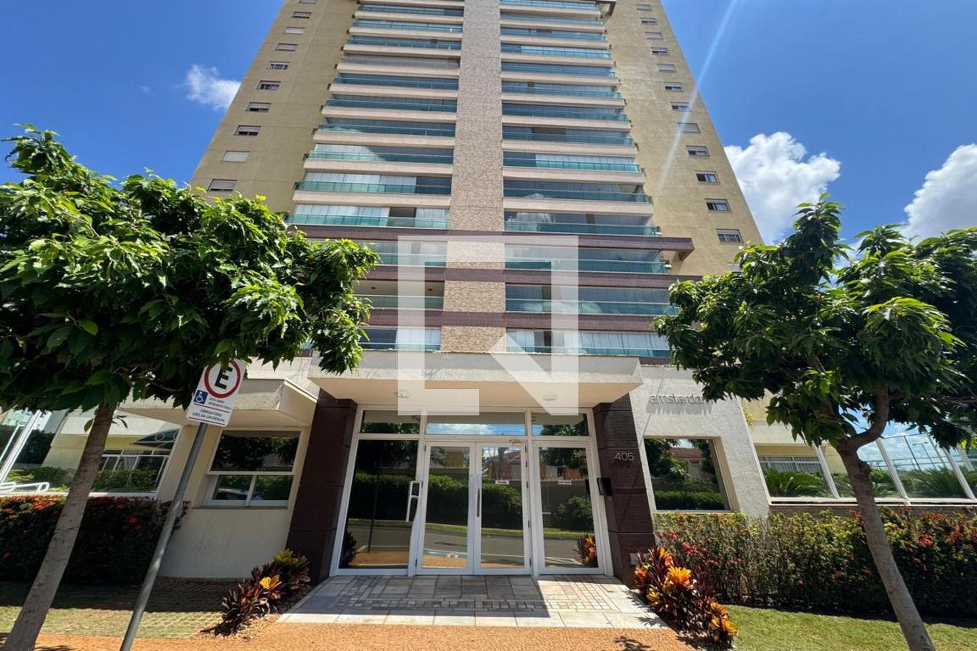 Fachada Condomínio Amsterdam