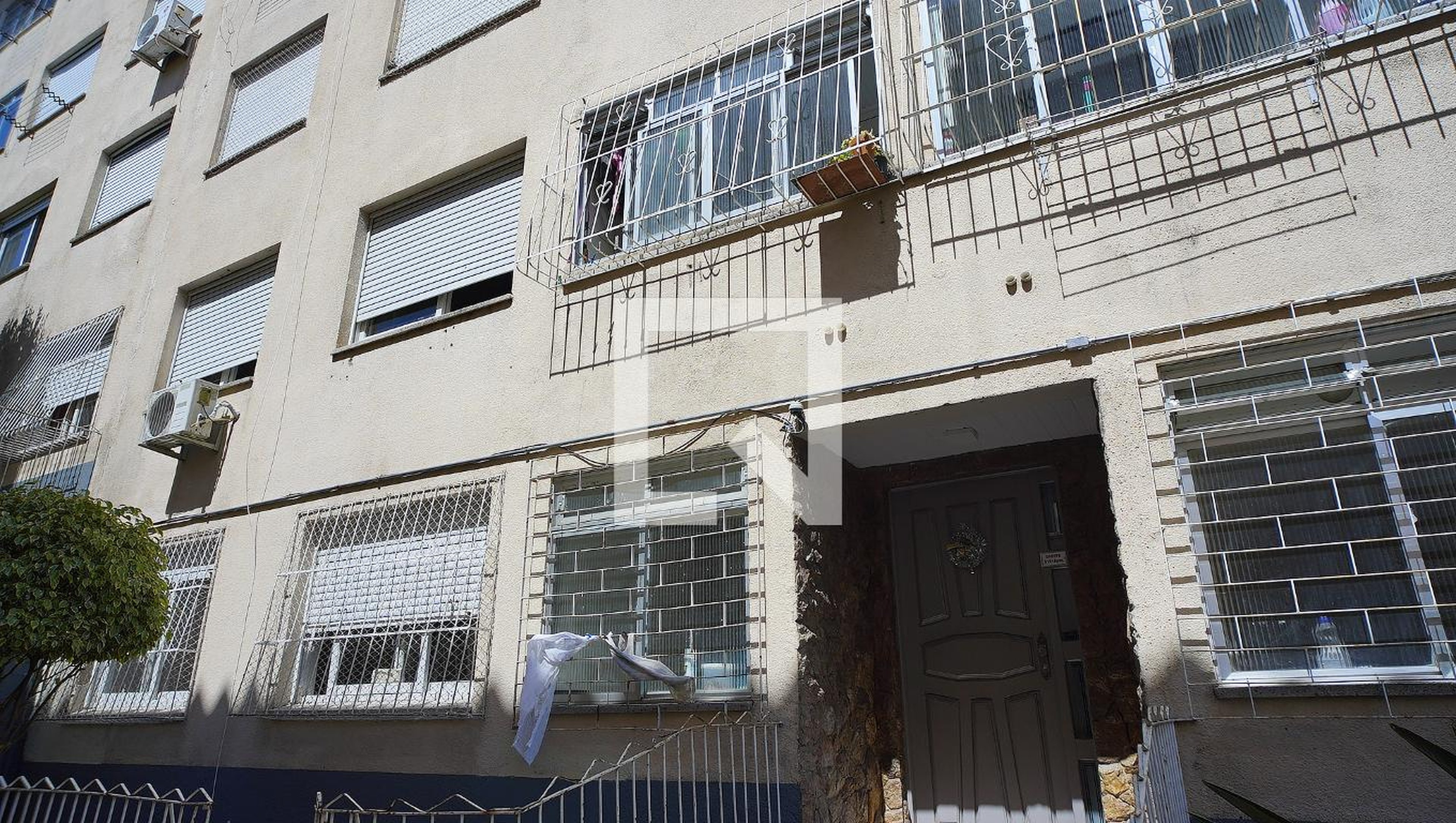 Fachada do Prédio Condomínio em Rua Carlos Estevão, 915