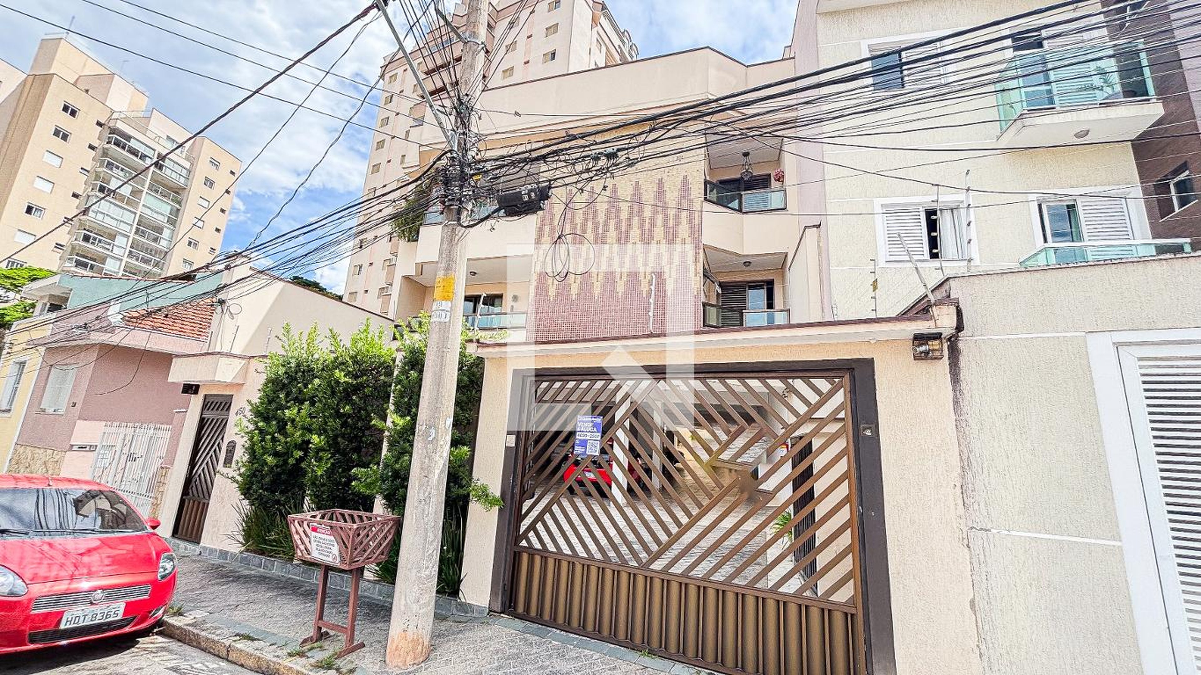 Fachada Condomínio em Rua Joaquim Távora, 450