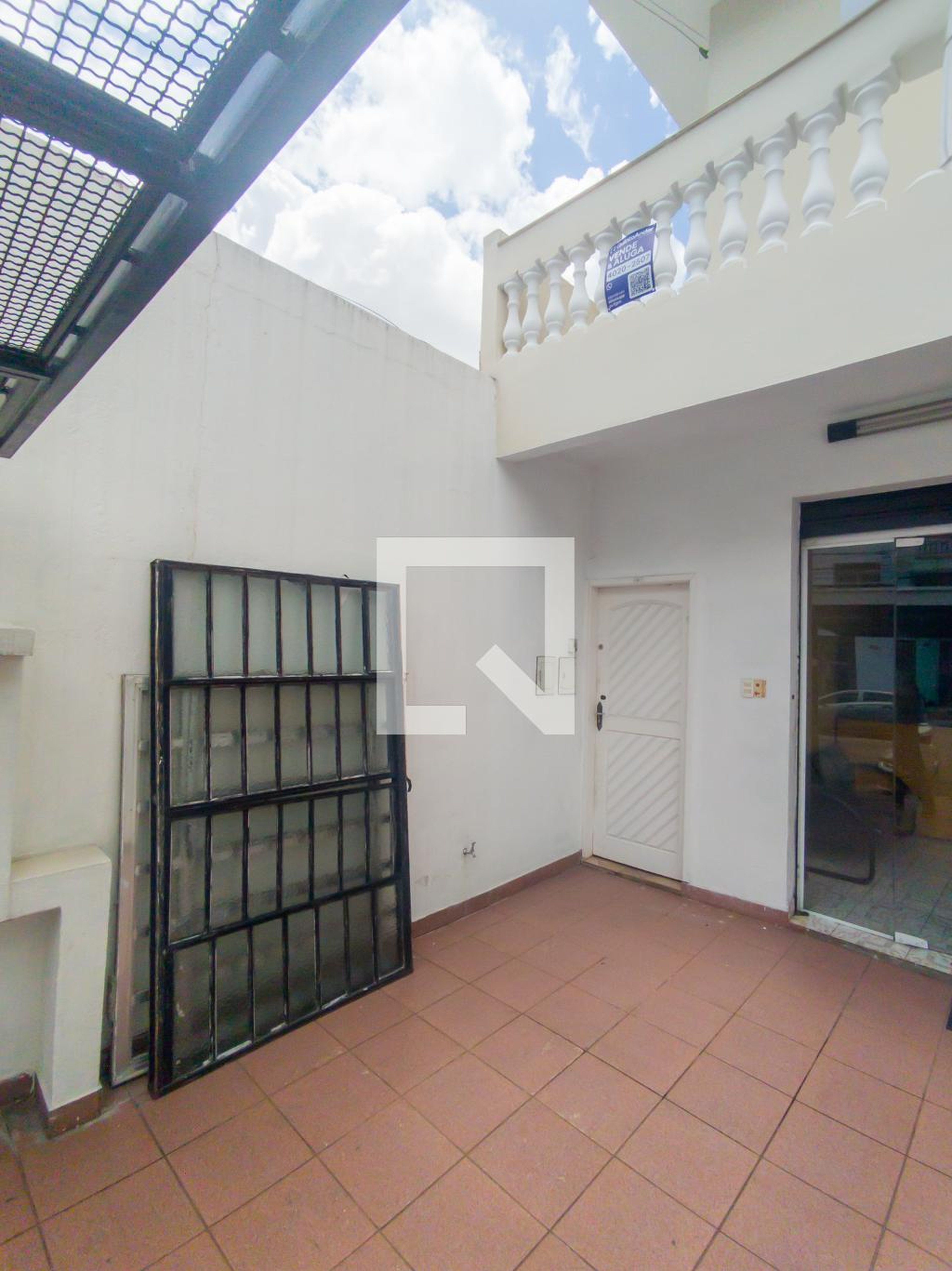 Fachada Condomínio em Rua Tito, 1481