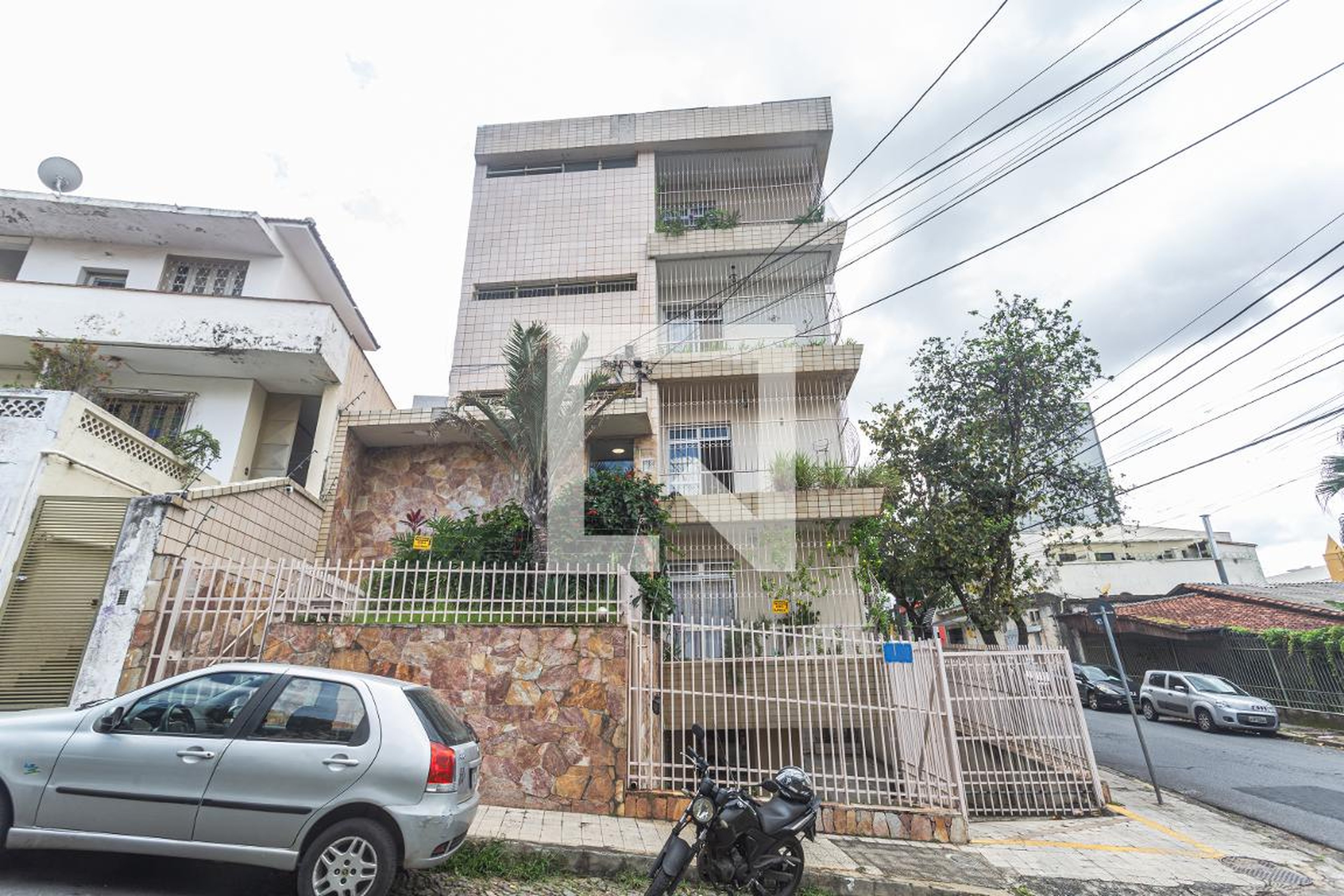 Fachada Condomínio em Rua Selênio, 257