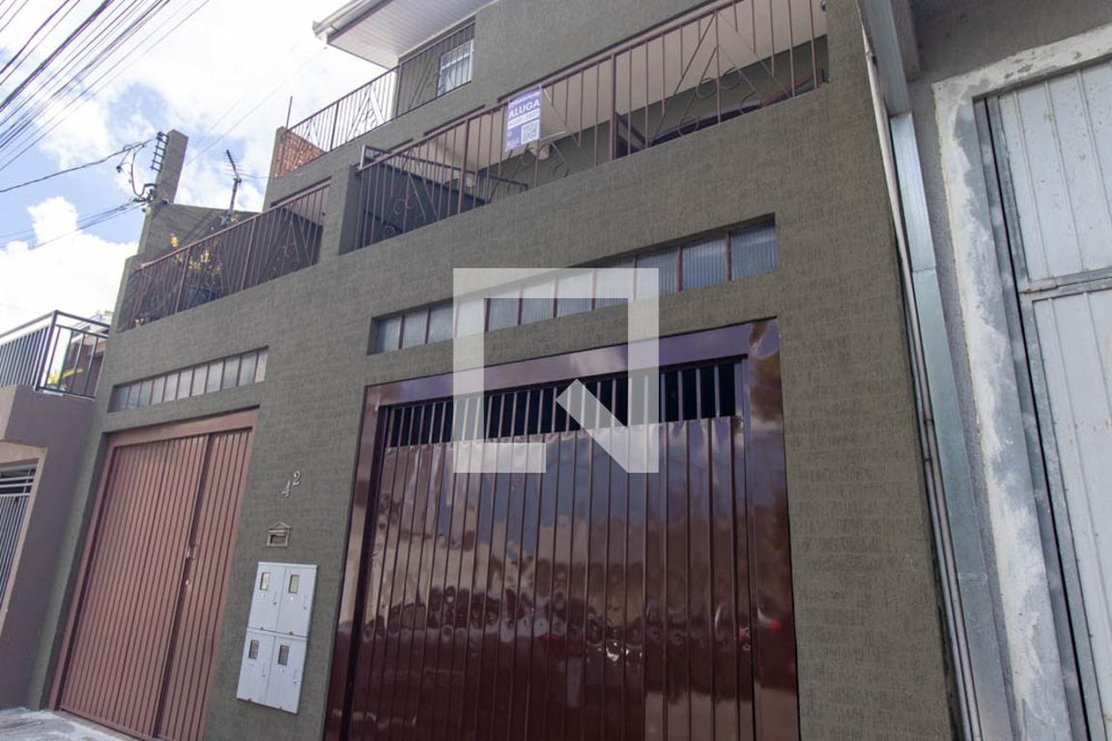 Fachada Condomínio em Rua Aldo Laval, 42