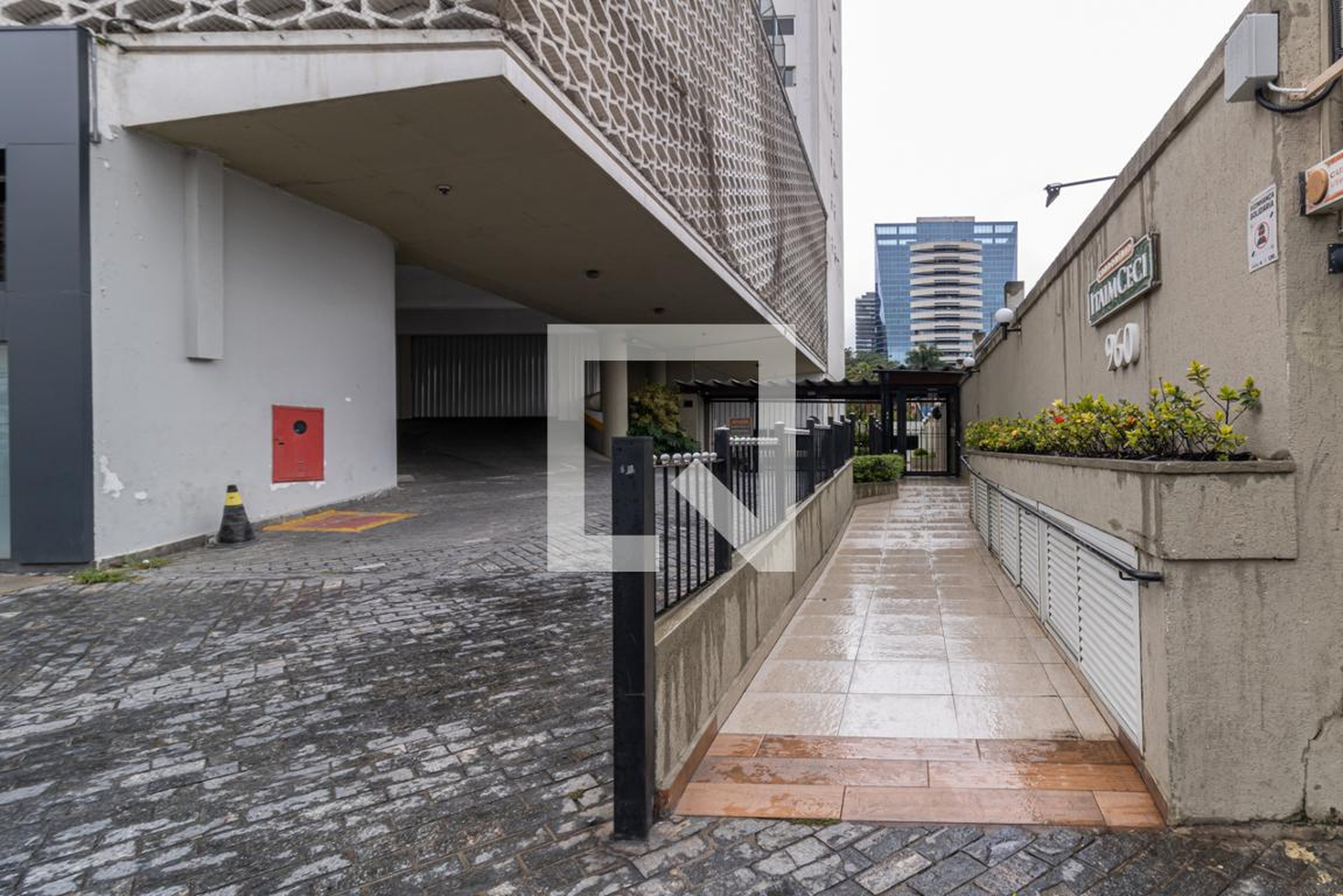 Área externa - Edificio Centro Comercial Itaim Ceci