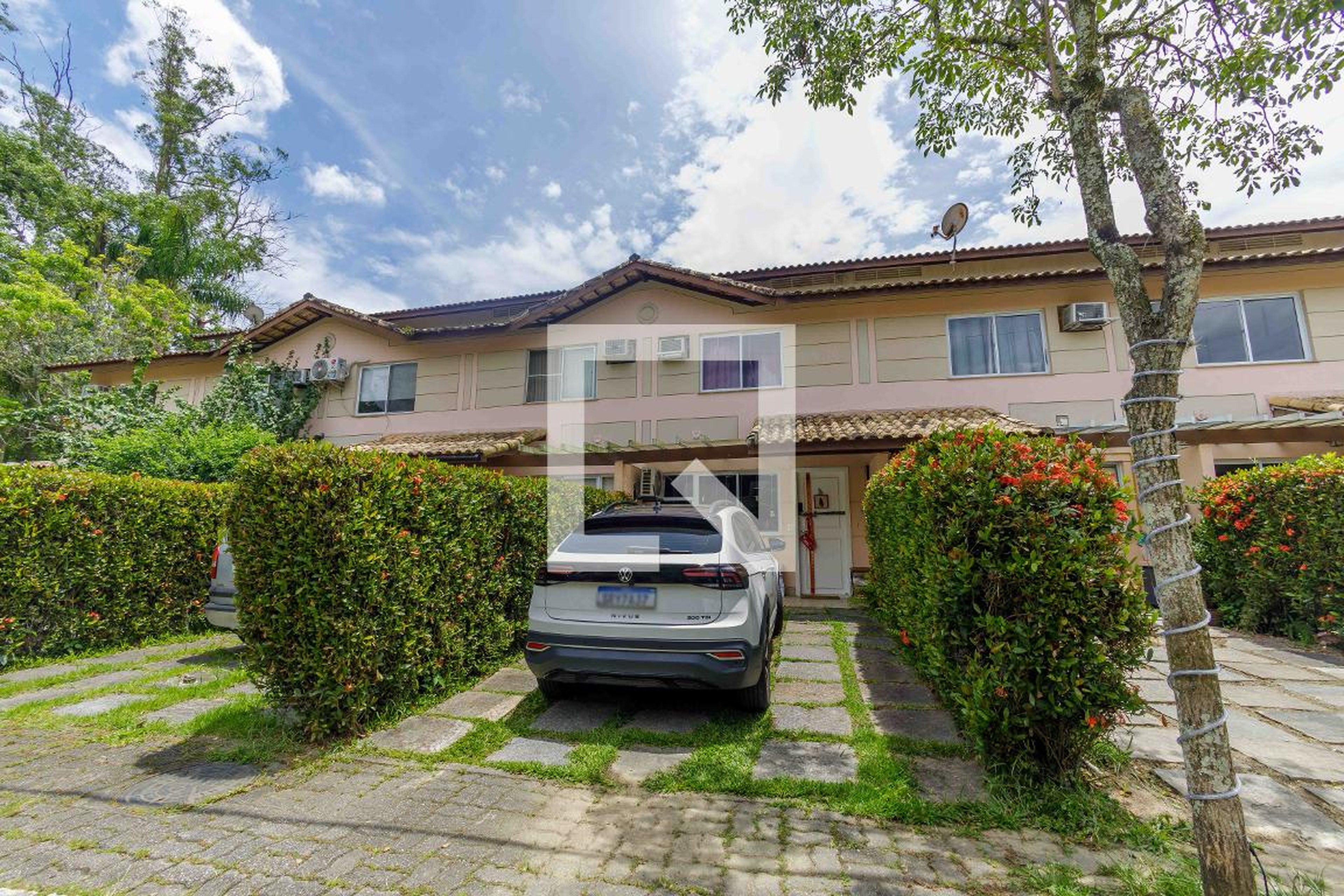 Fachada Condomínio Village Vargem Grande