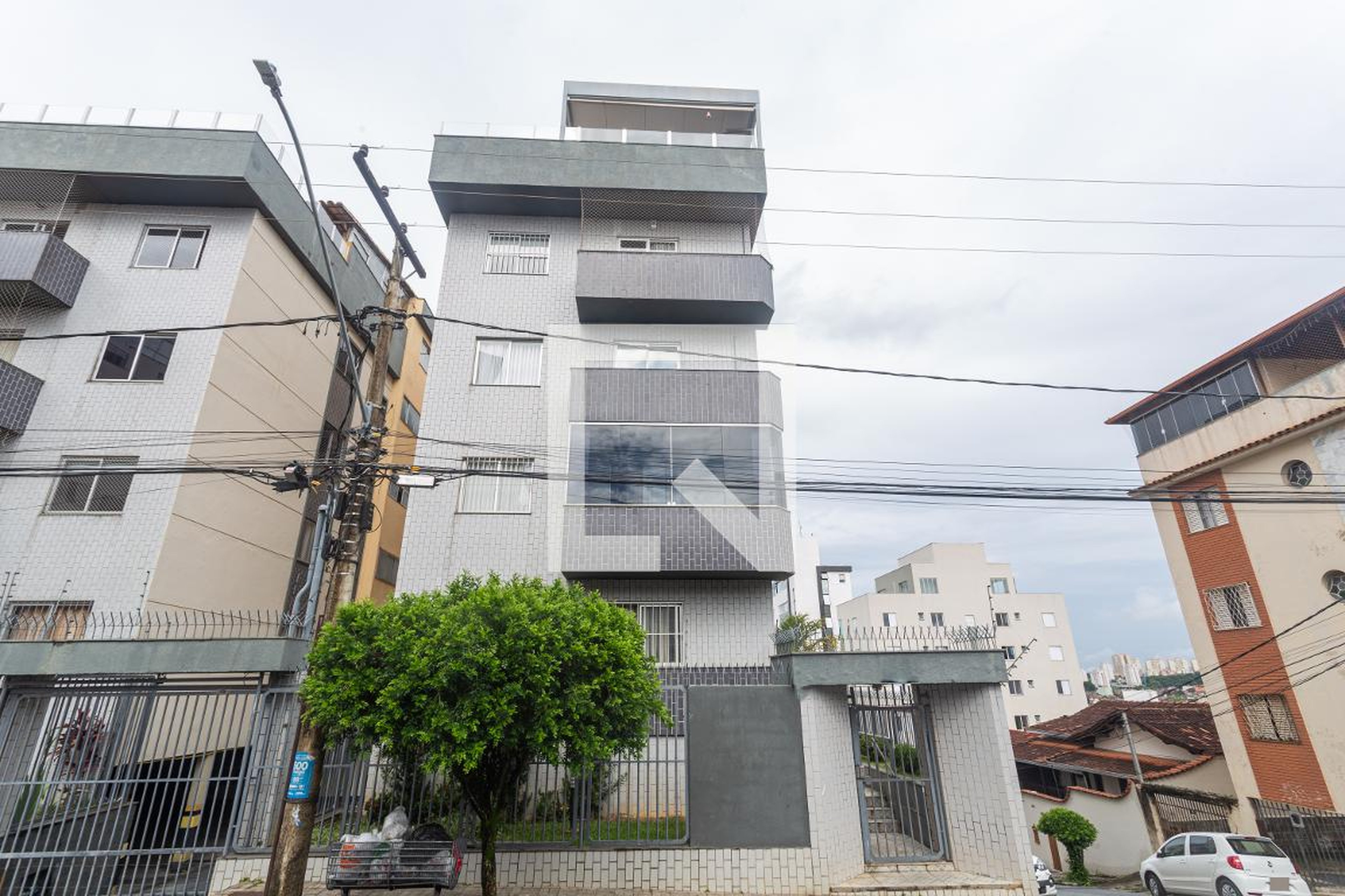 Fachada Condomínio em Rua Atenas, 477