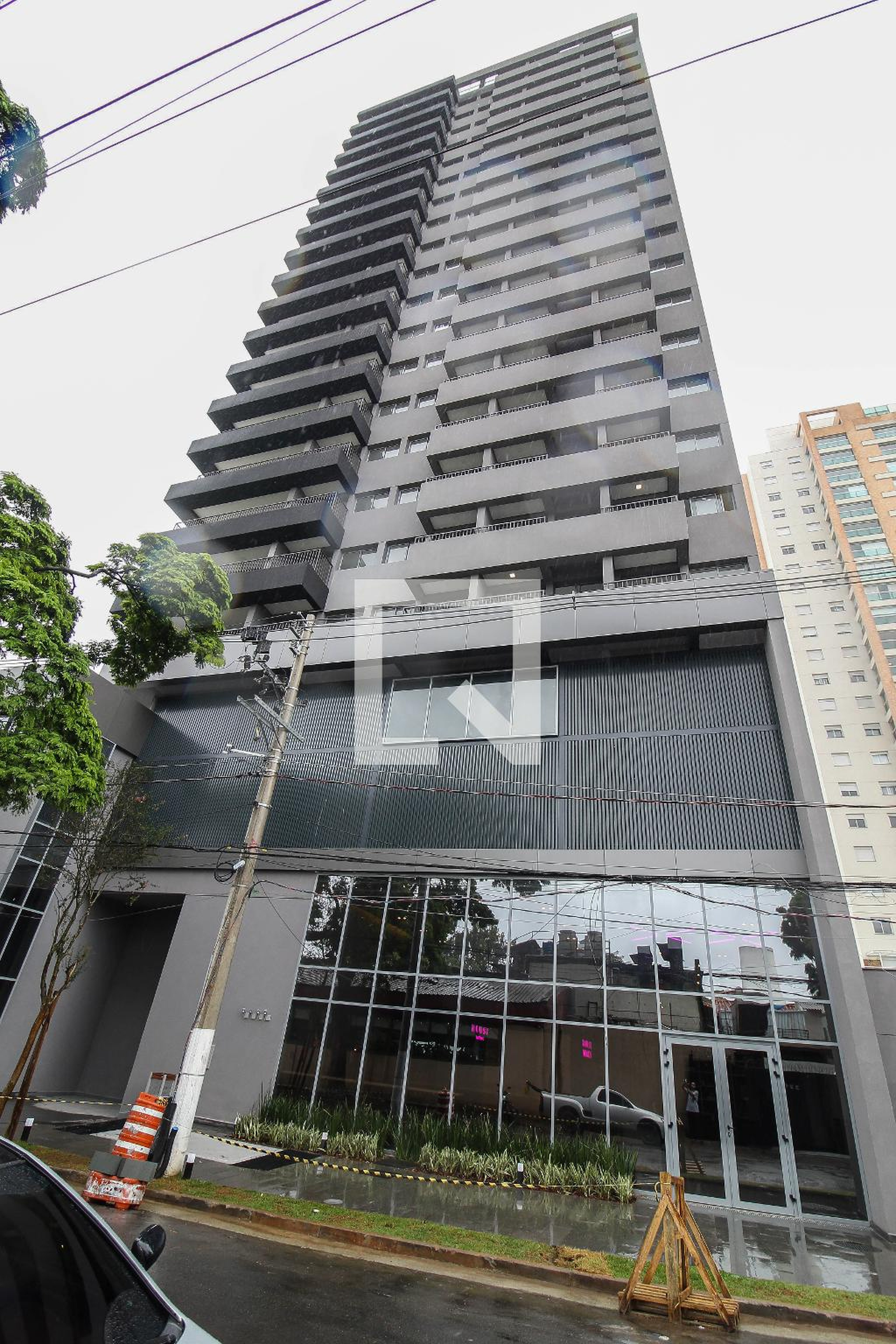 Fachada Condomínio em Rua Cabo Verde, 358