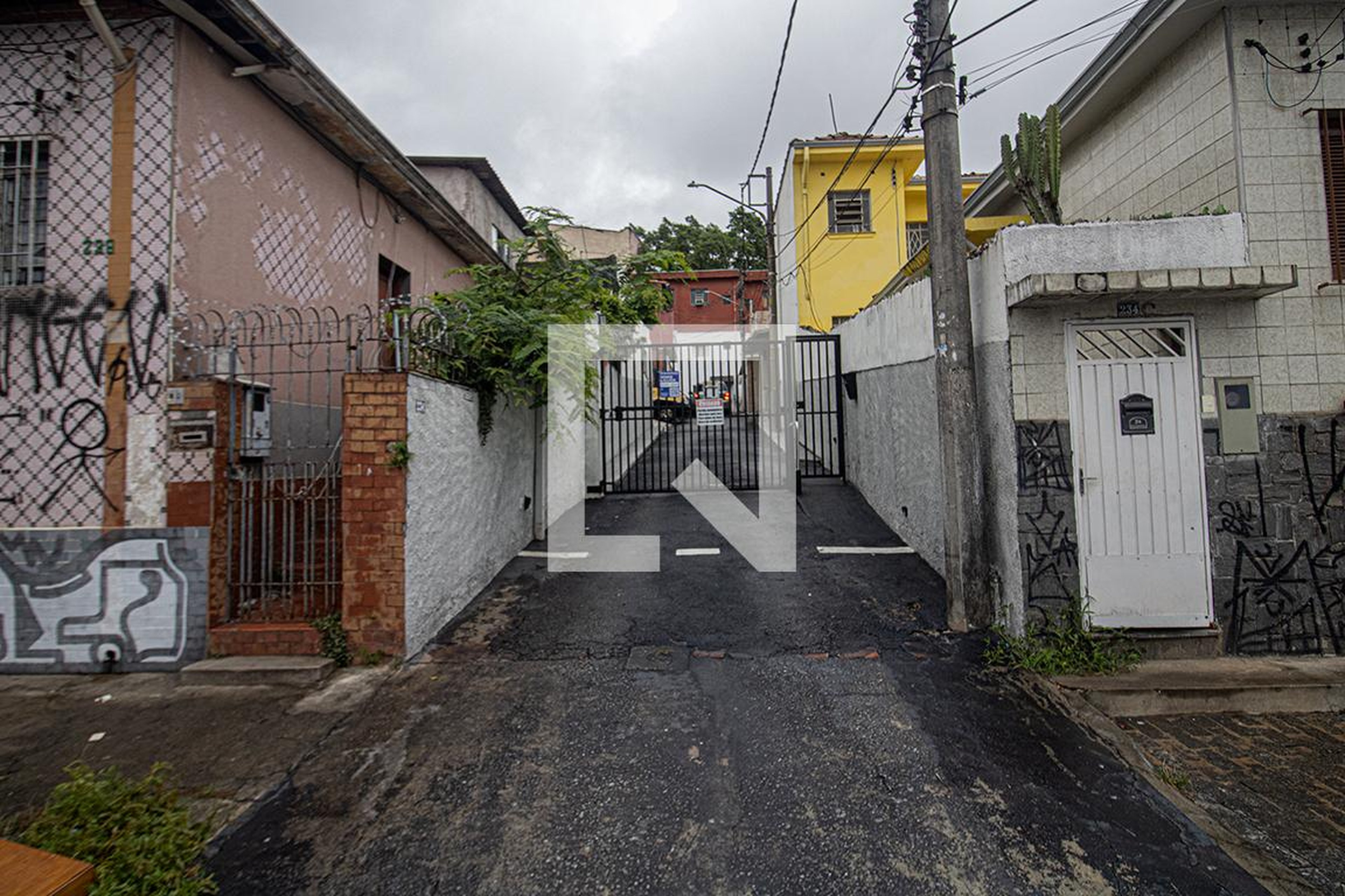 fachada do condomínio Condomínio em Rua Marquês Maricá, 236