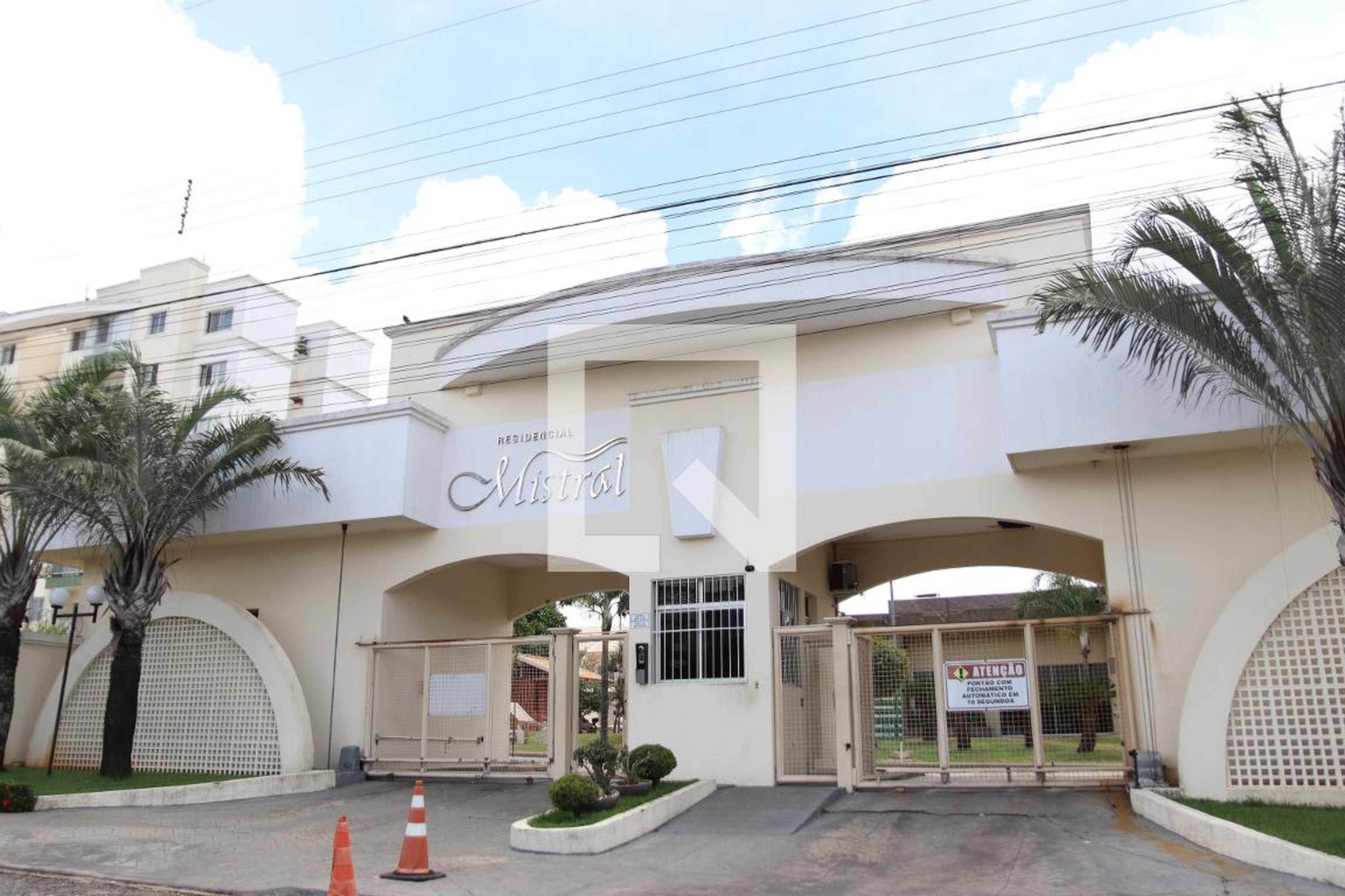 Fachada Residencial Mistral