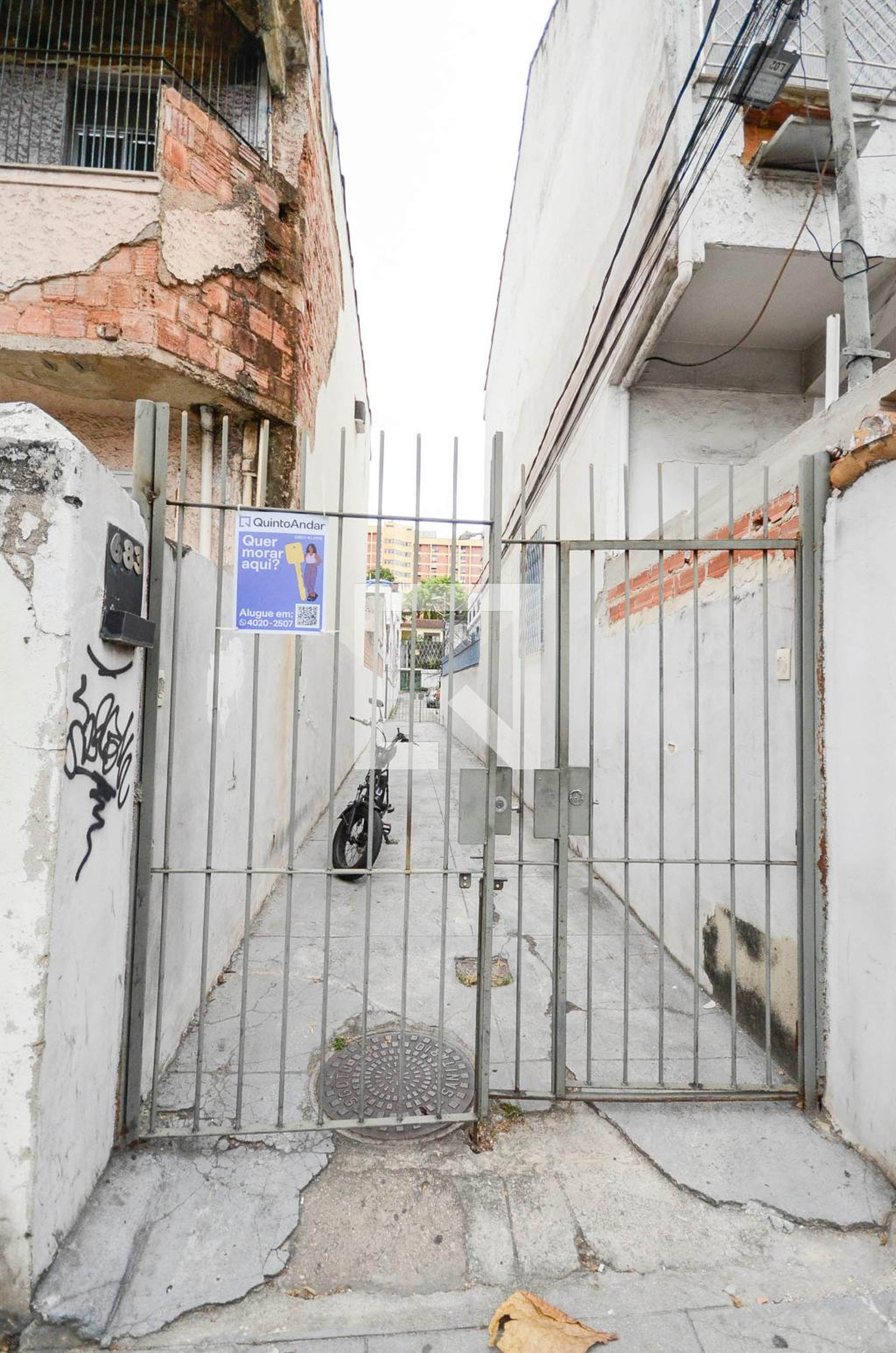 Fachada Condomínio em Rua Teodoro da Silva, 683