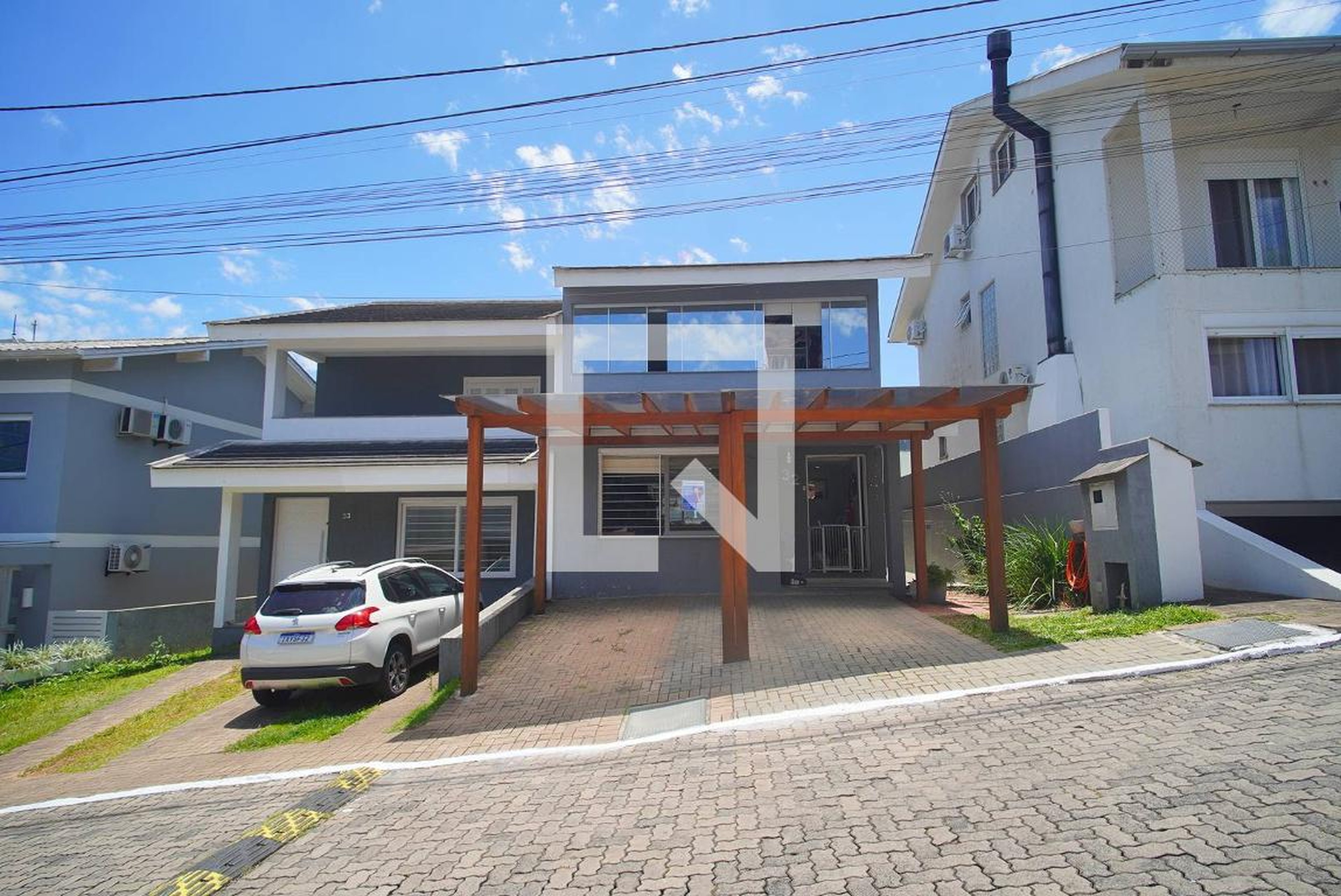 Fachada Residencial Schneider