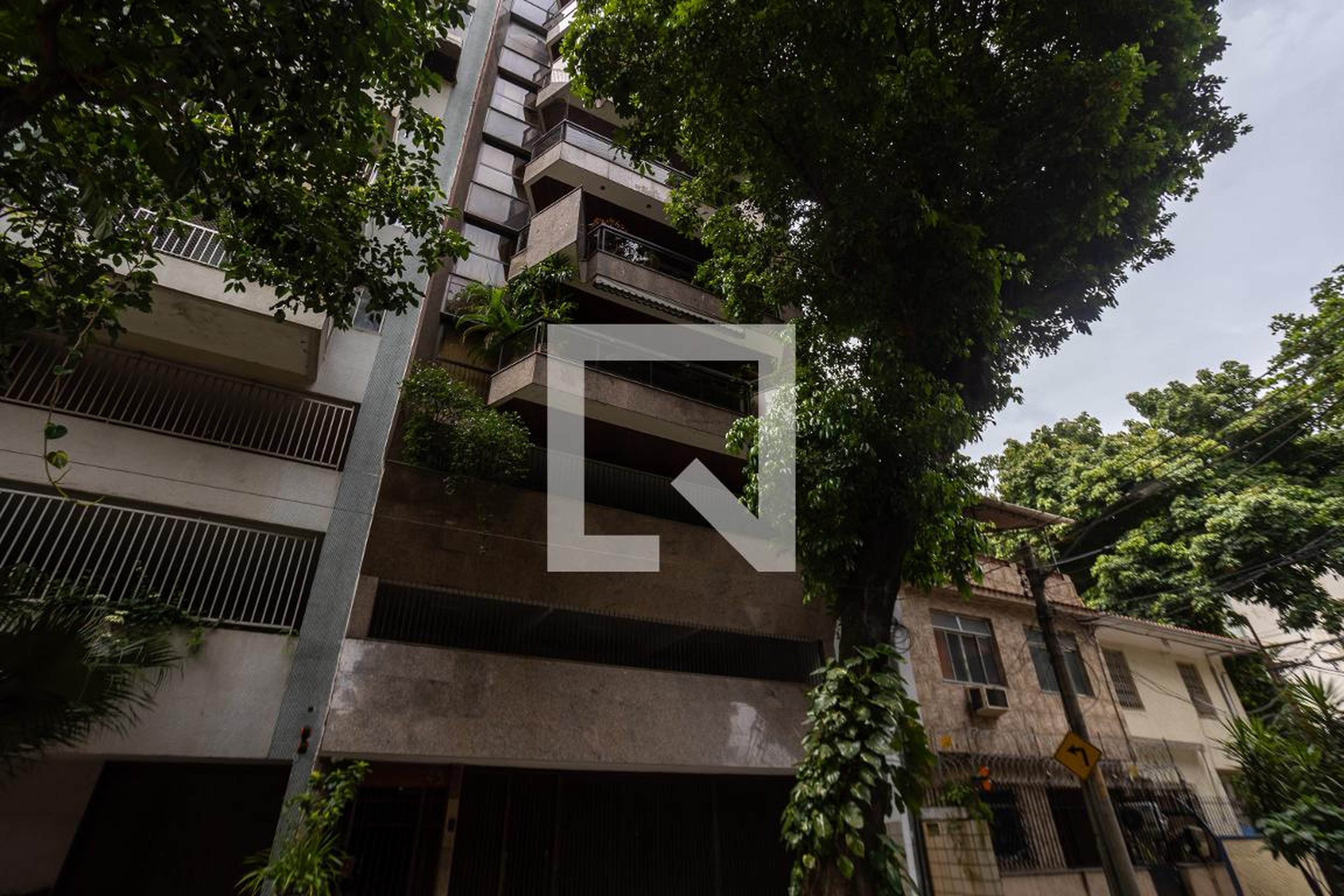 Fachada Condomínio em Rua Mario Barreto, 43