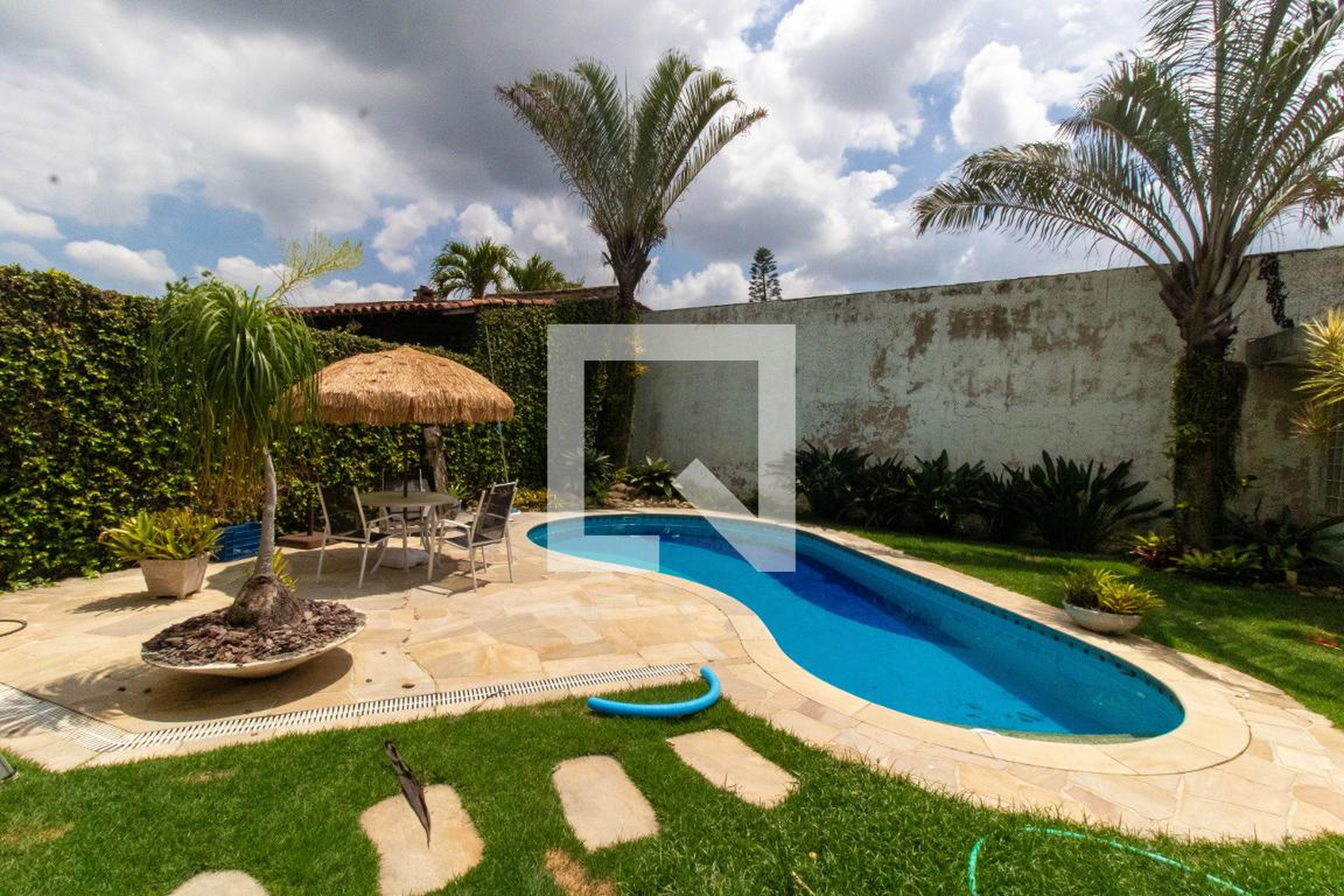 Piscina - Village Pendotiba