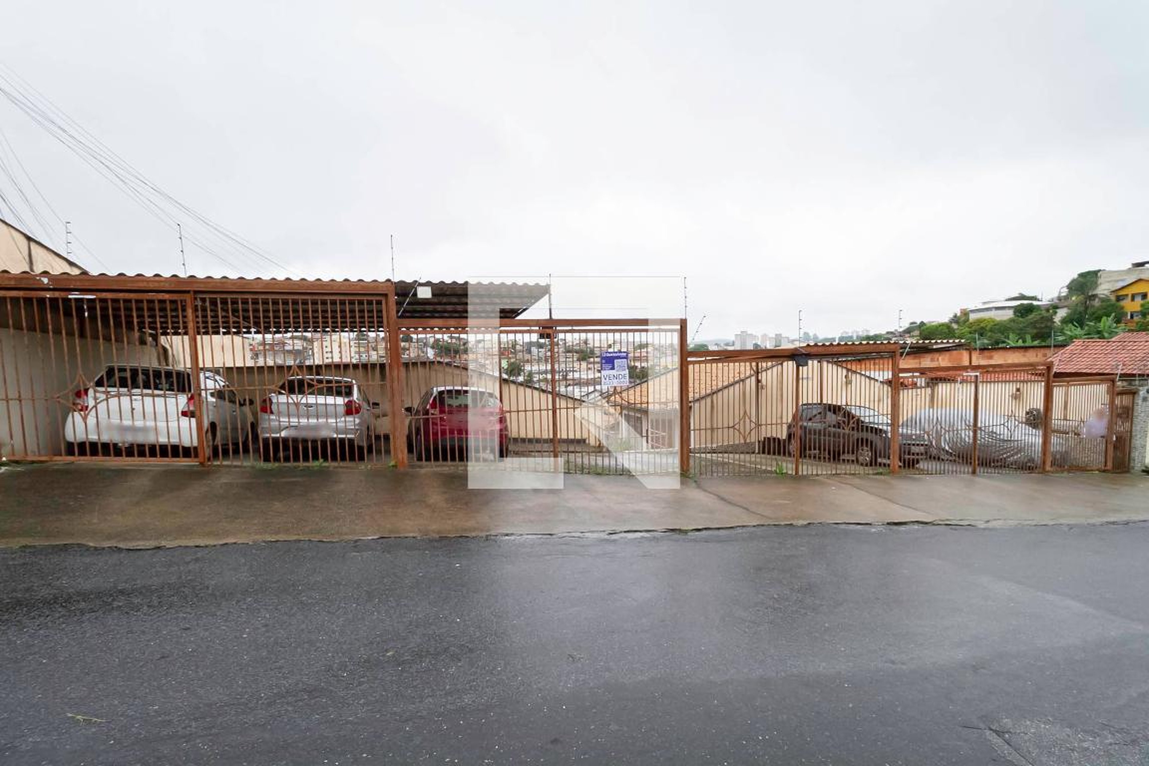 Fachada Condomínio em Rua Dona Beatriz Corsino Dias, 90