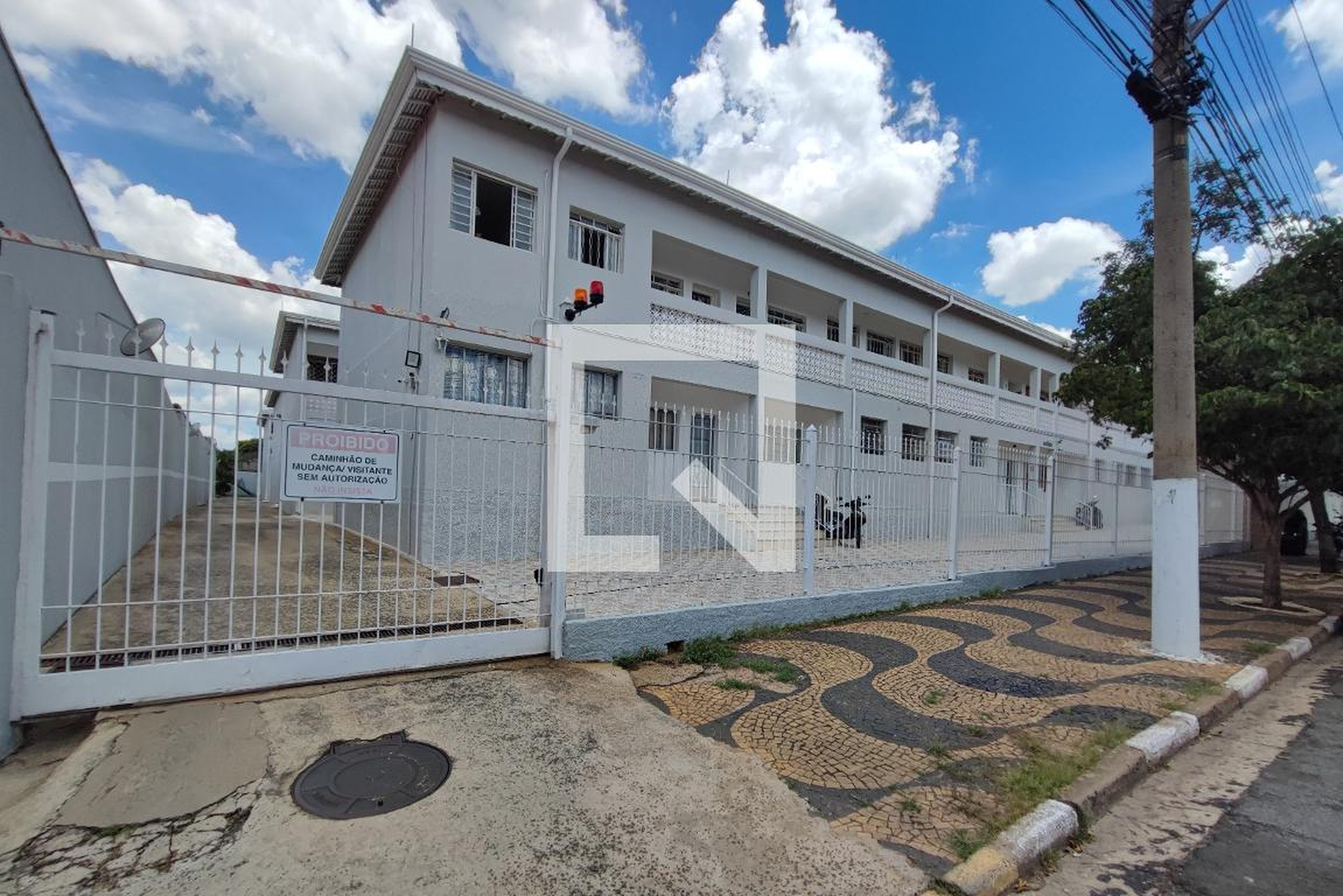 Fachada do Condomínio Condomínio Conjunto Residencial Ipe