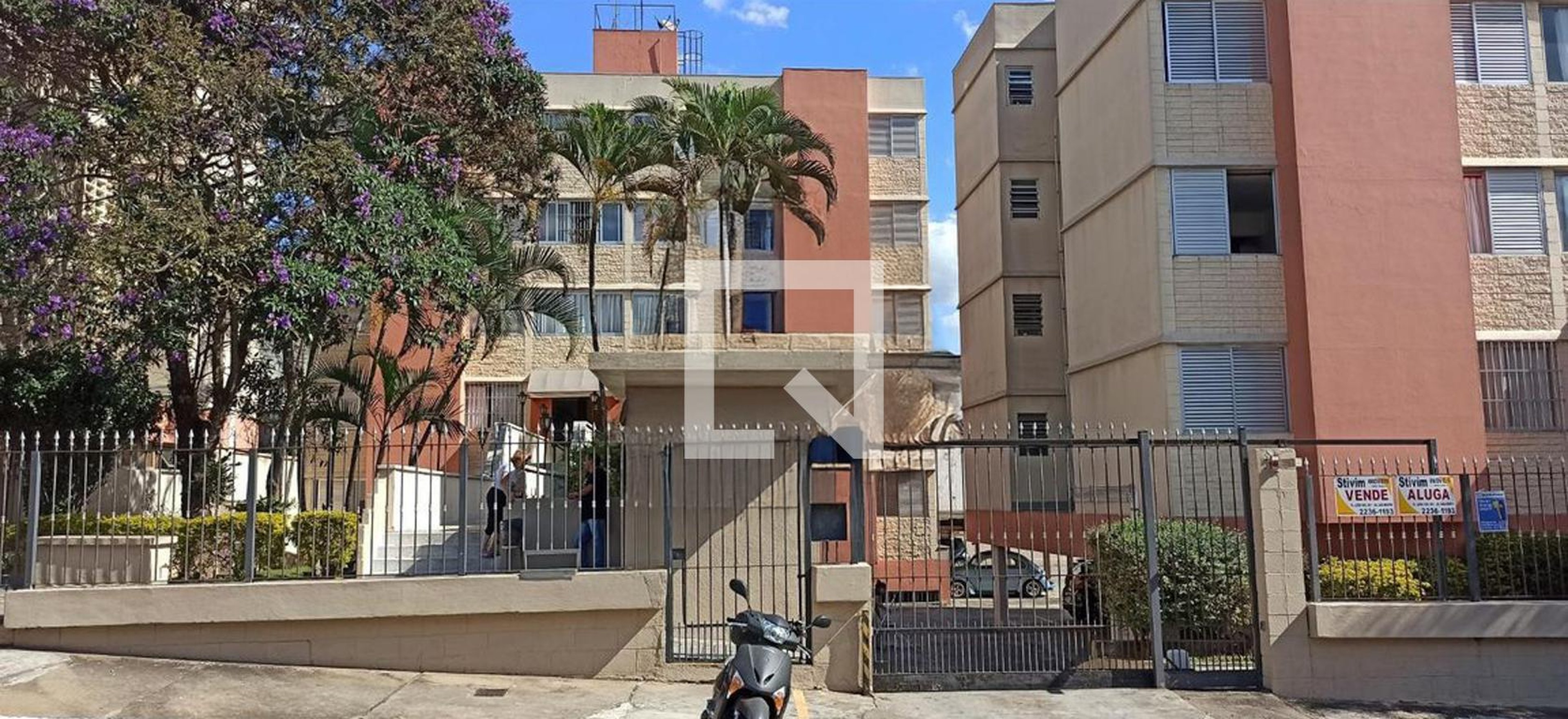 Fachada do Prédio Condomínio Centro Residencial Casa Verde