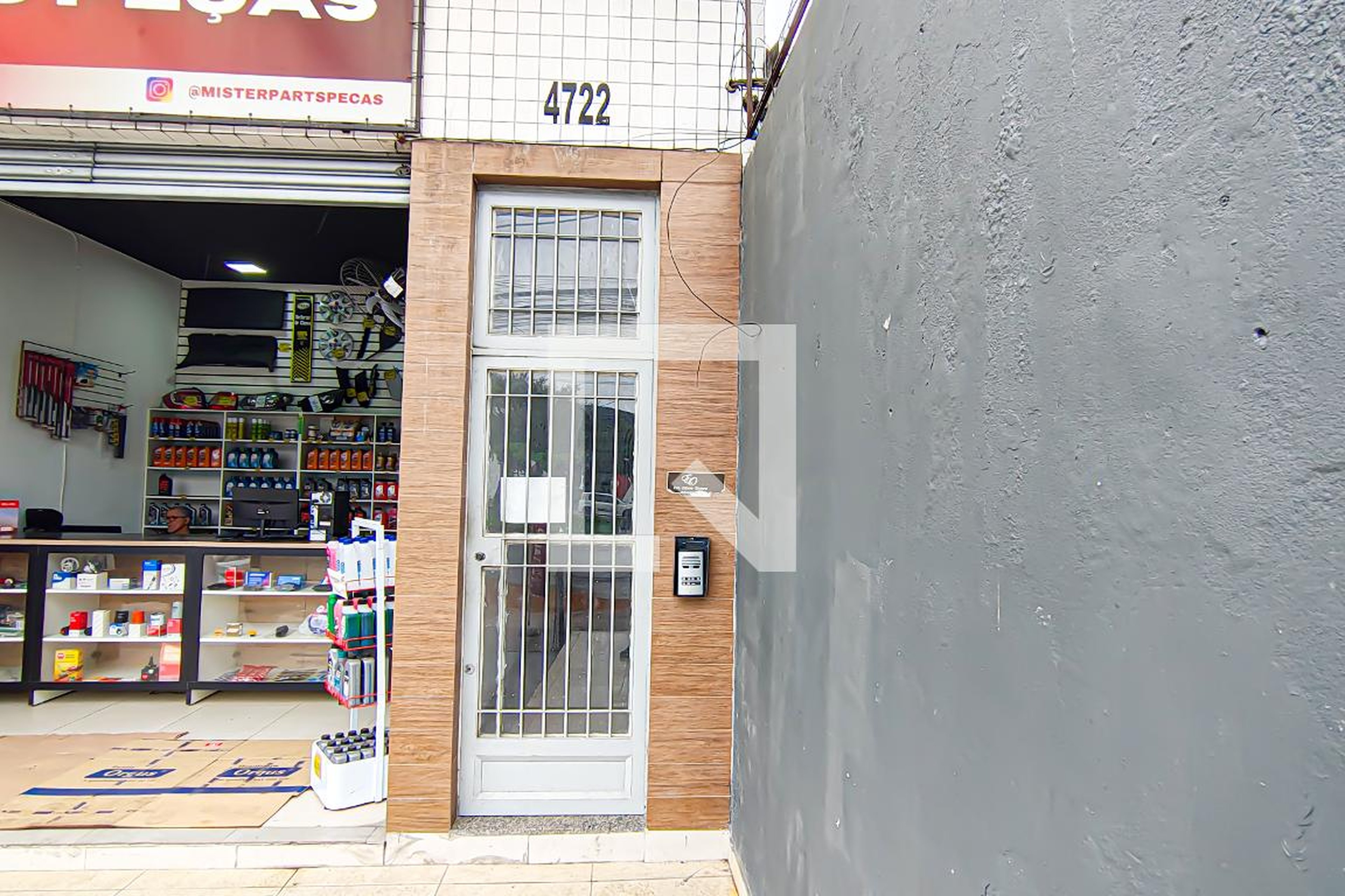 Fachada Condomínio em Estrada dos Bandeirantes, 4622