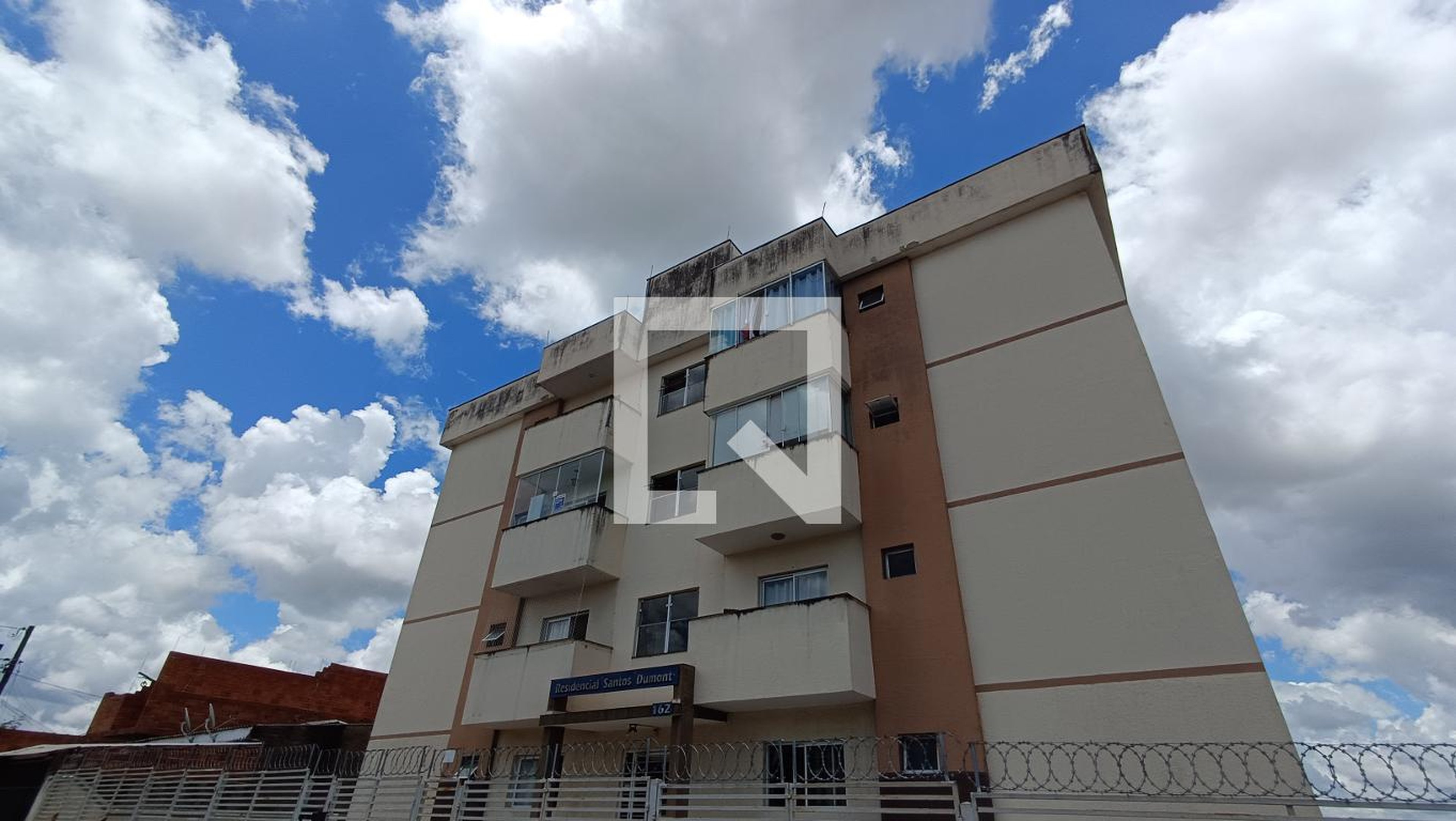 Fachada Condomínio em Rua Paulo Ribeiro Amorim, 162